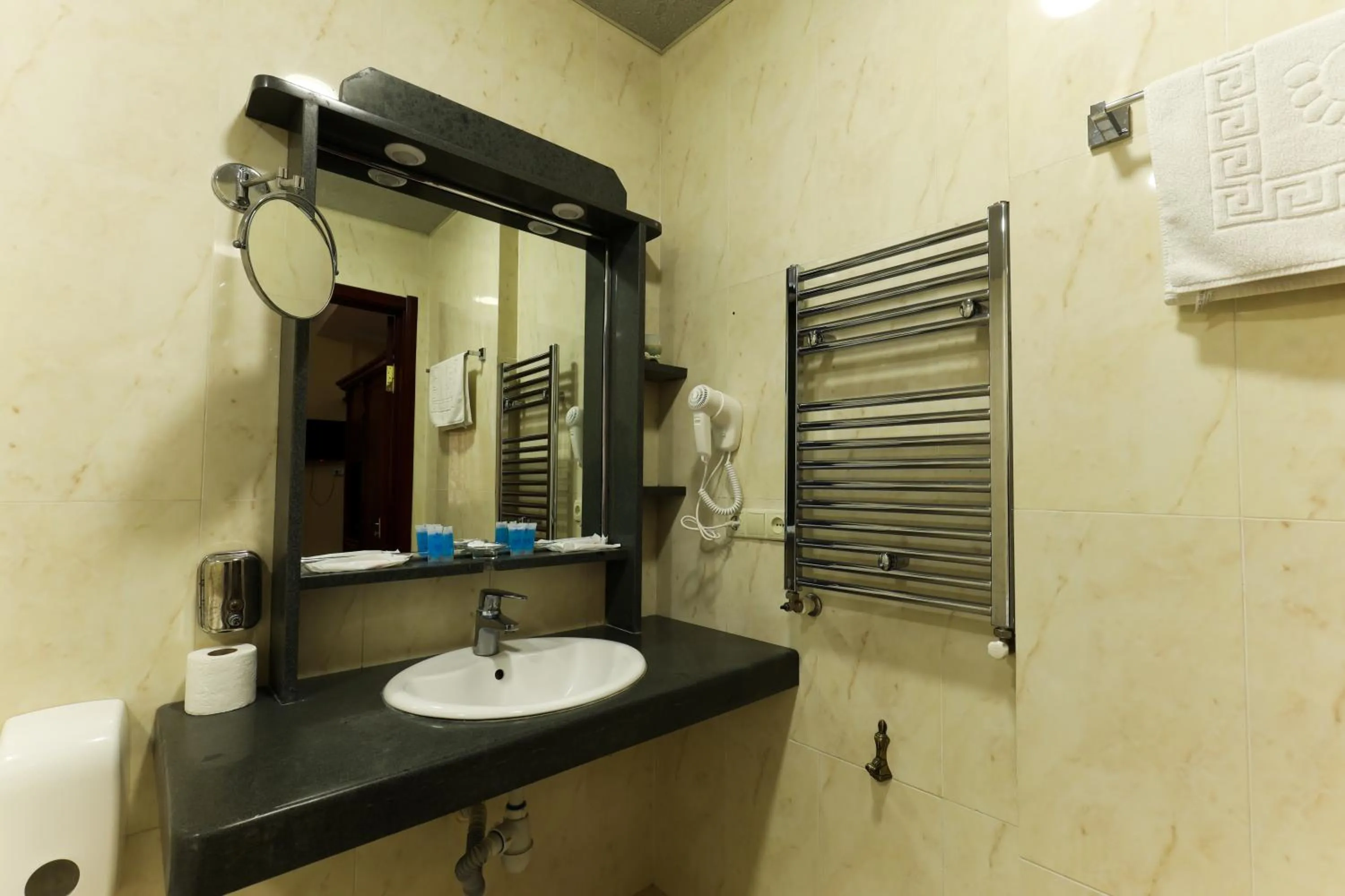 Bathroom in Aeetes Palace