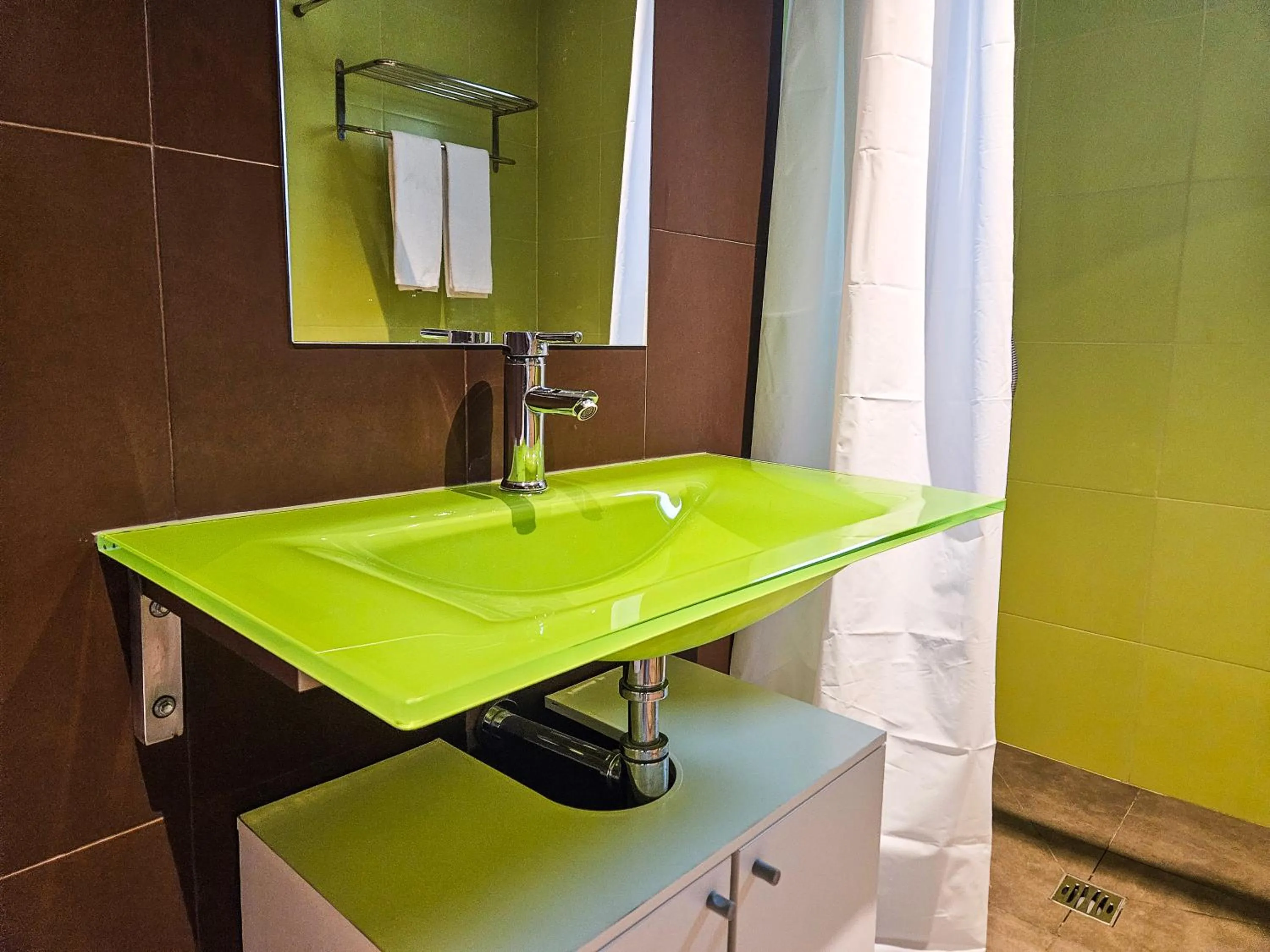 Toilet in SOLOPUENT Hotel Rural