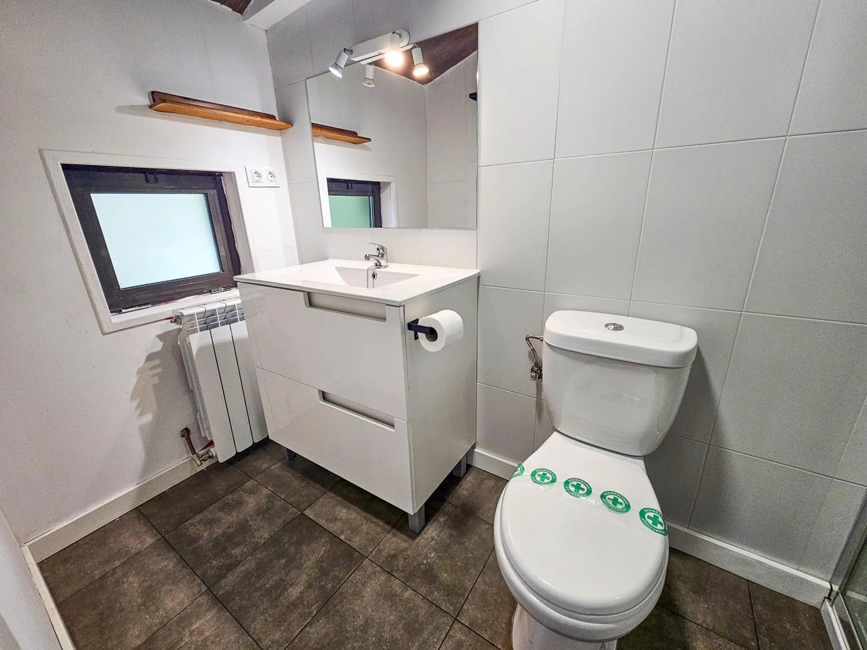 Toilet in SOLOPUENT Hotel Rural