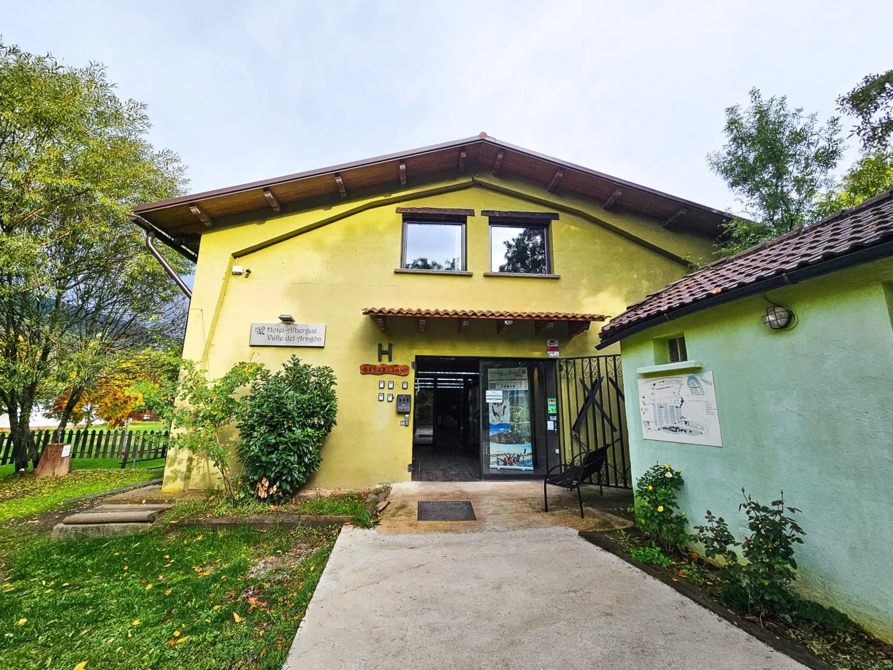 Property building in SOLOPUENT Hotel Rural