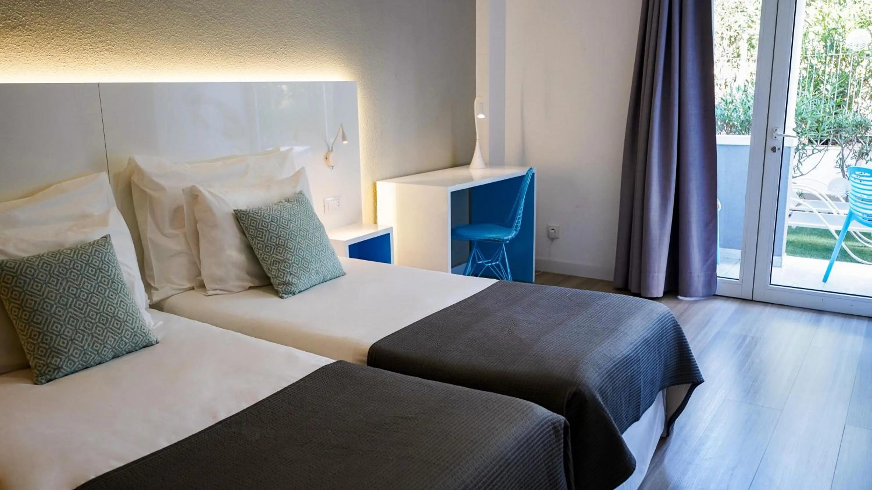 Photo of the whole room, Bed in Coral Compostela Beach Golf