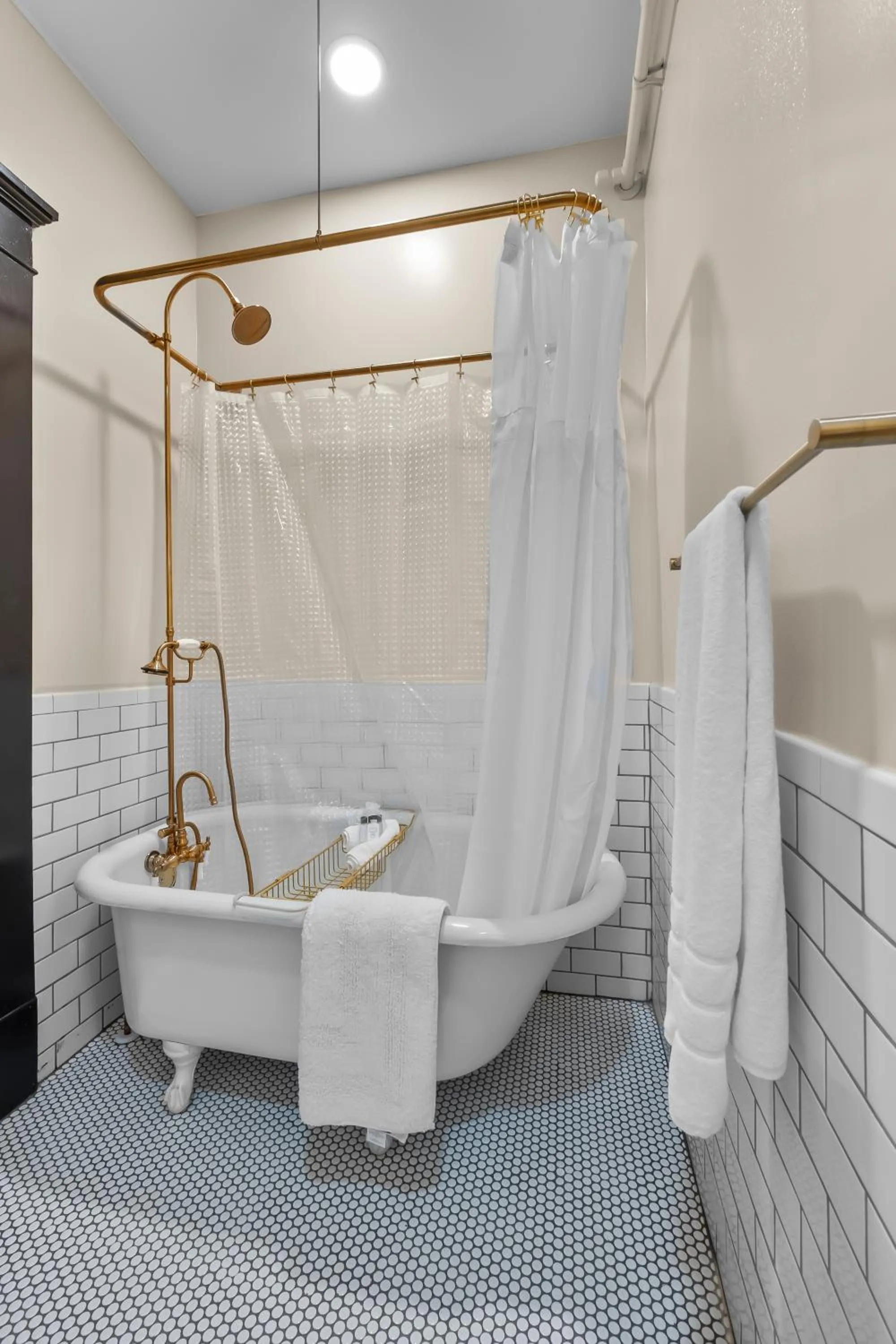 Shower in Rockwood Inn