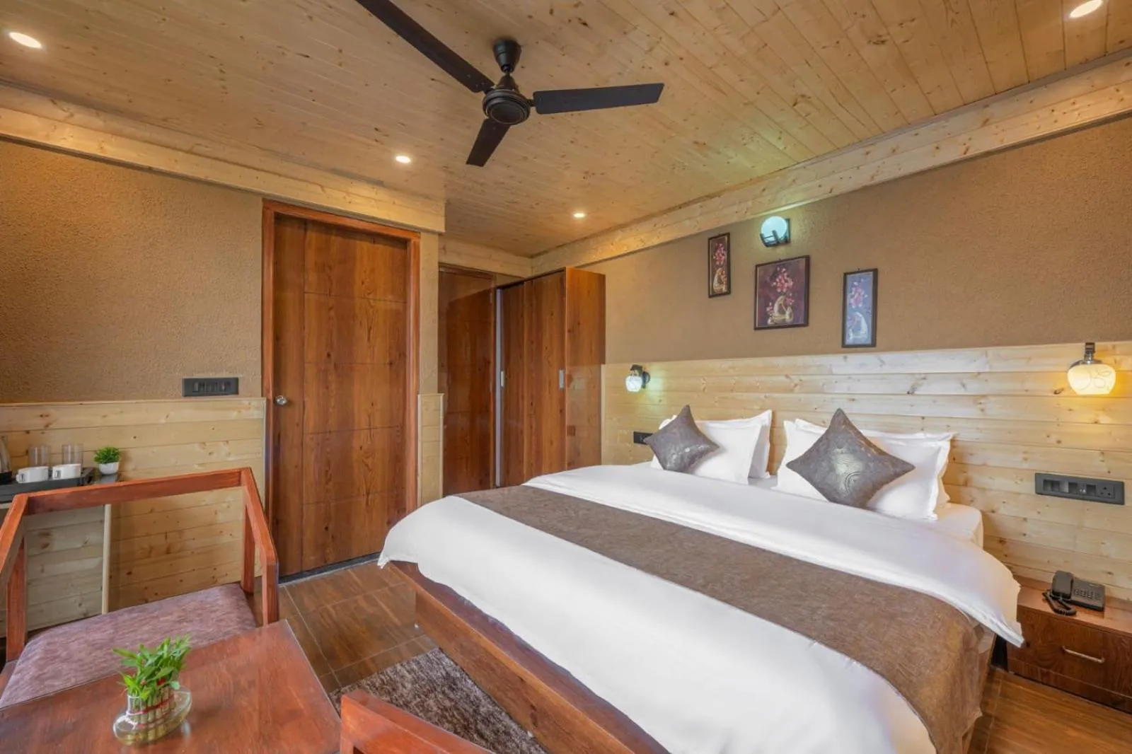 Bed in The Kufri Retreat