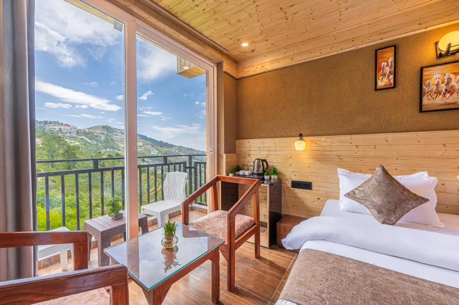 Bed in The Kufri Retreat