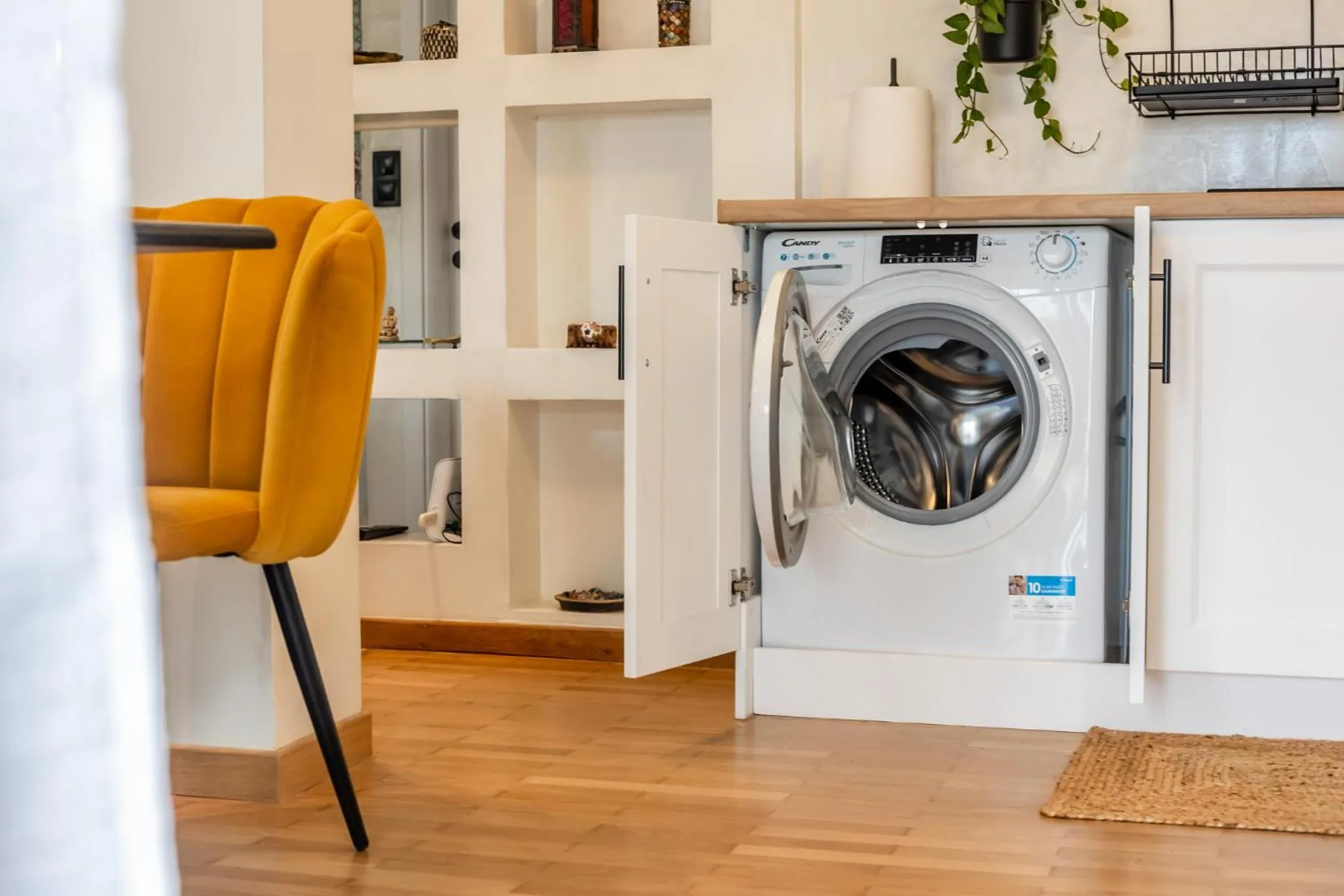 washing machine in Jenny's Home Acropolis