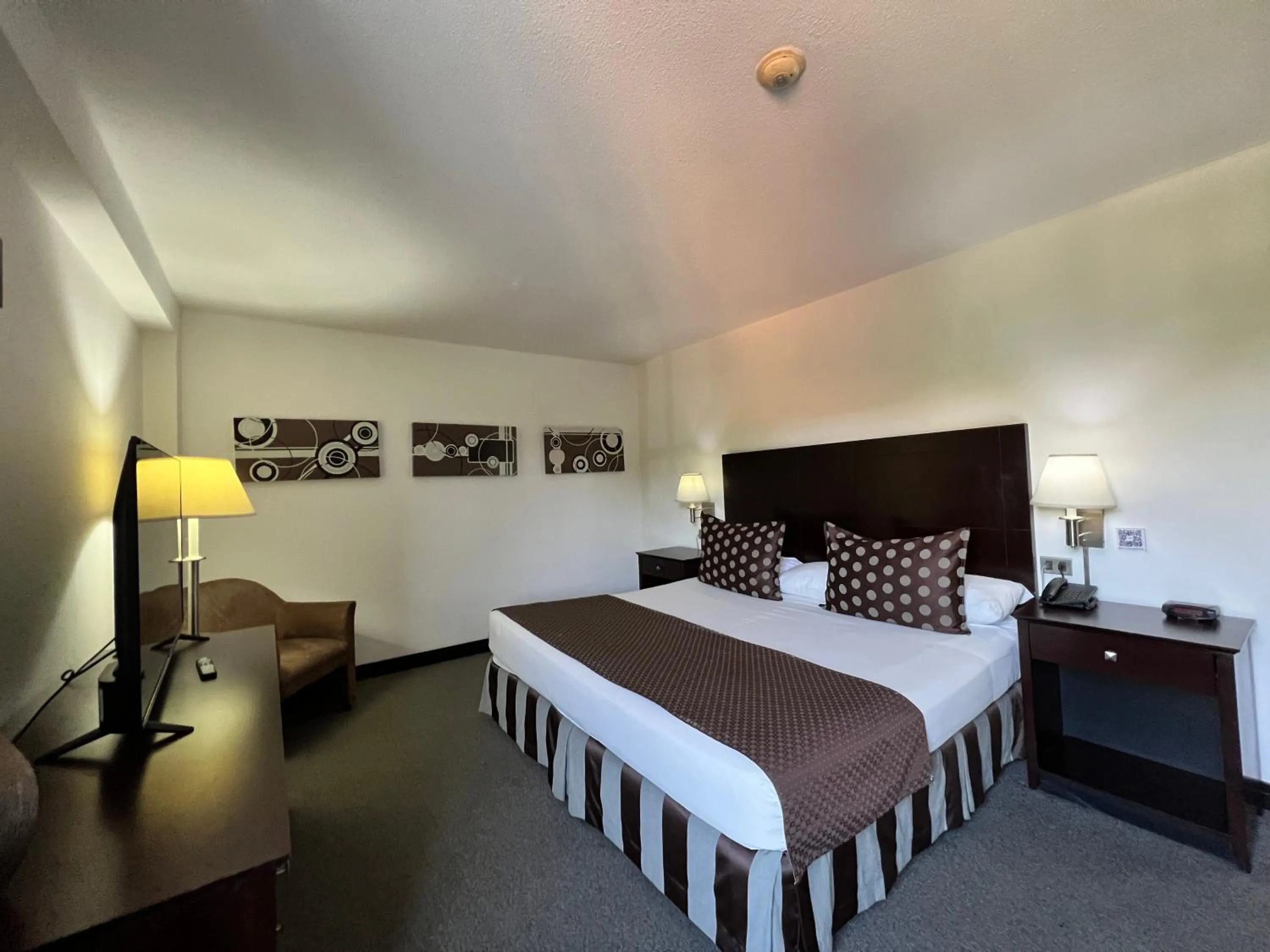 Bed in Hotel GH Guaparo Suites Valencia