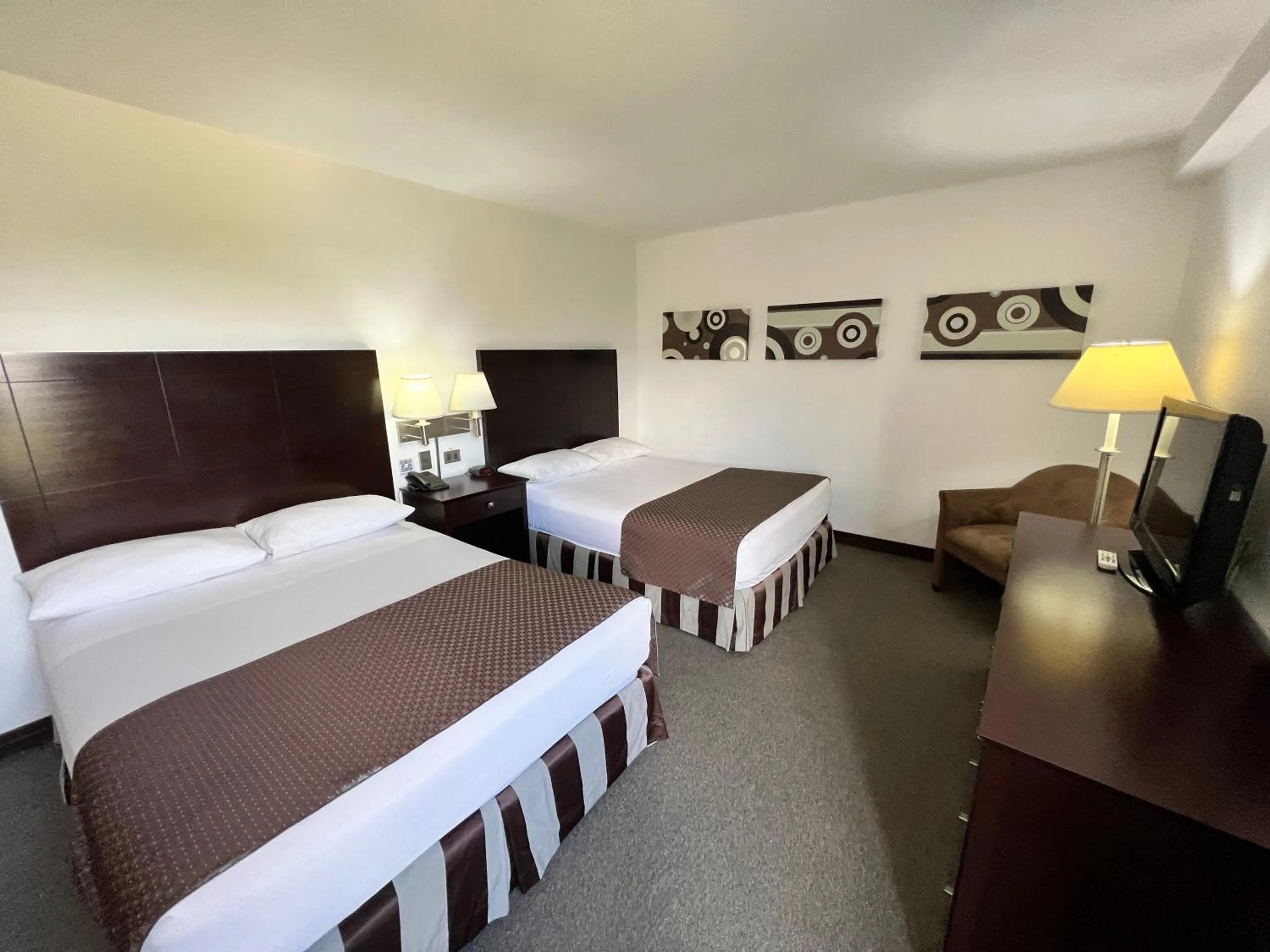 Bed in Hotel GH Guaparo Suites Valencia