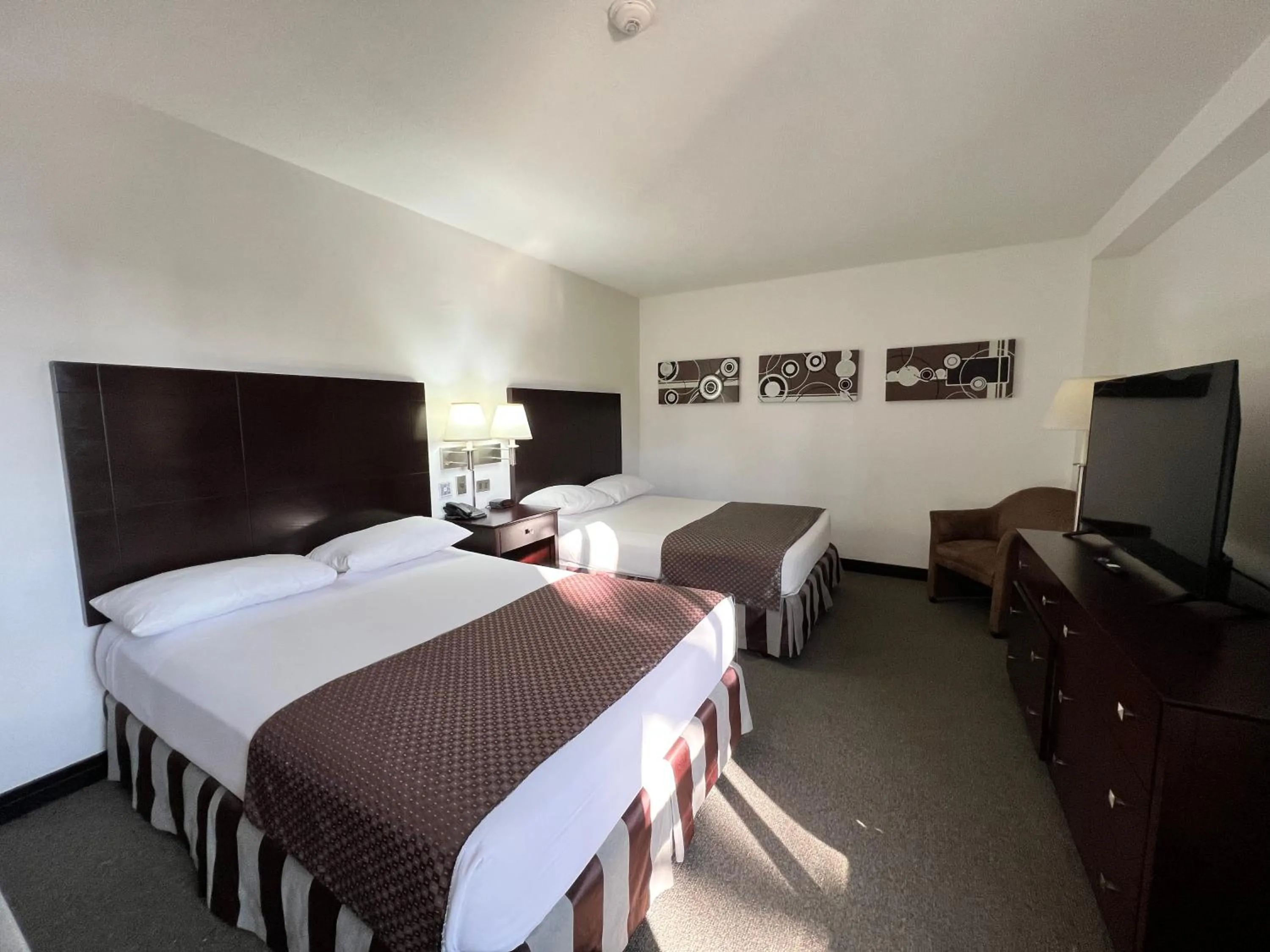 Photo of the whole room in Hotel GH Guaparo Suites Valencia