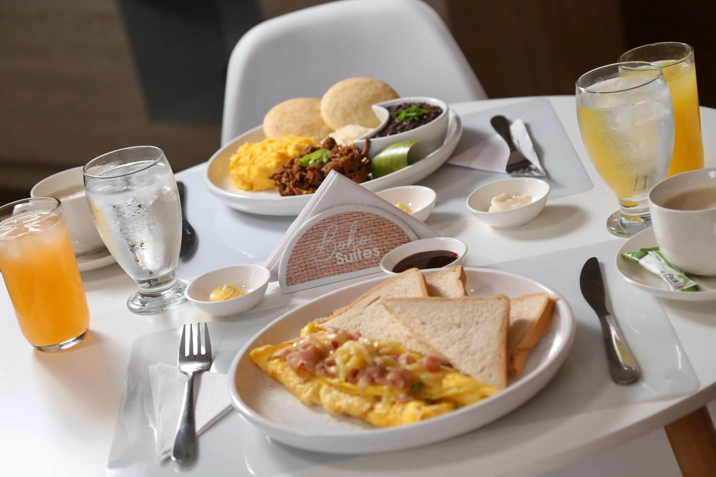 Restaurant/places to eat in Hotel GH Guaparo Suites Valencia