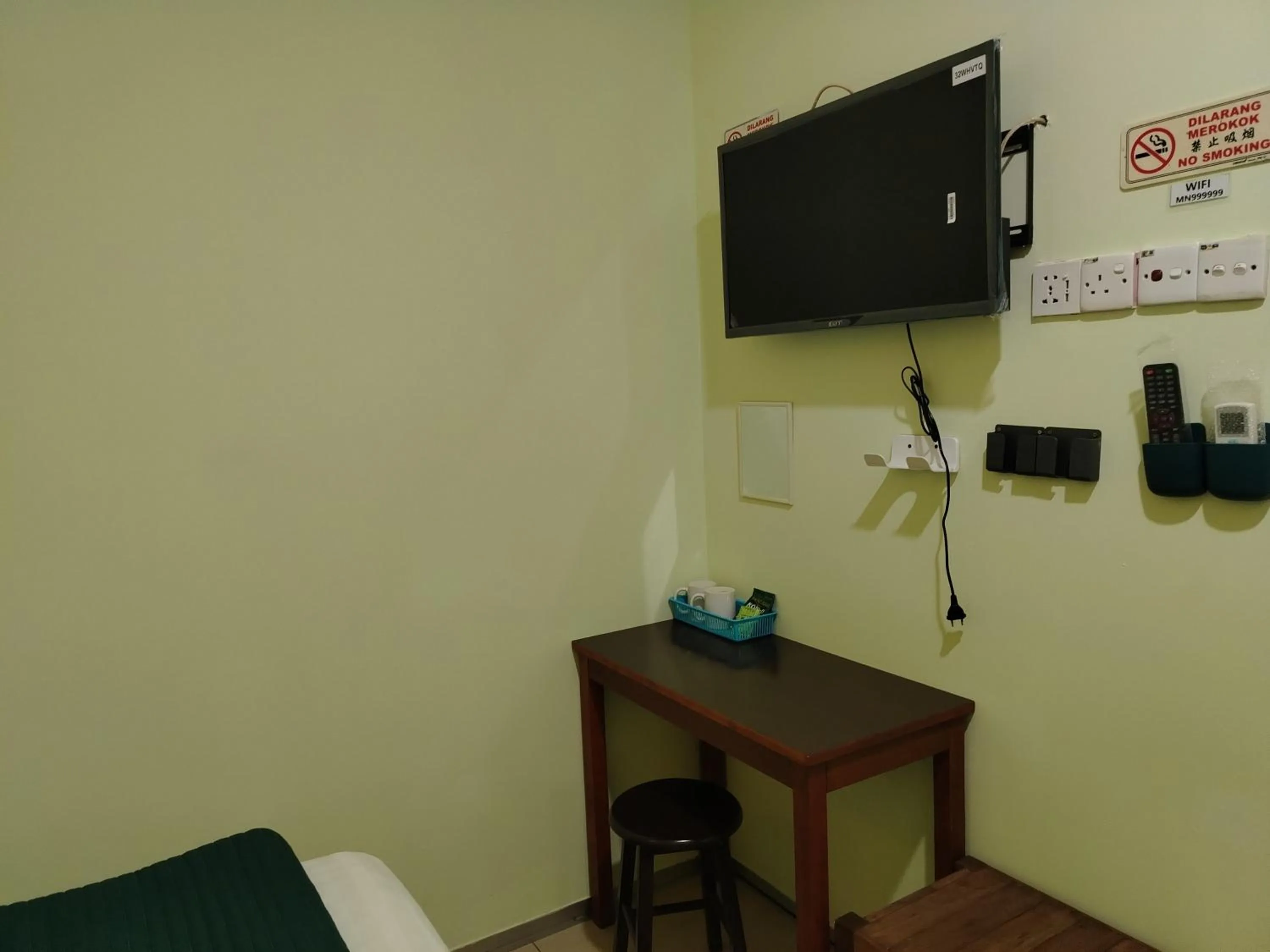 TV and multimedia in Hotel O Seremban Near SnowLim Wonderland Formerly M&N Hotel