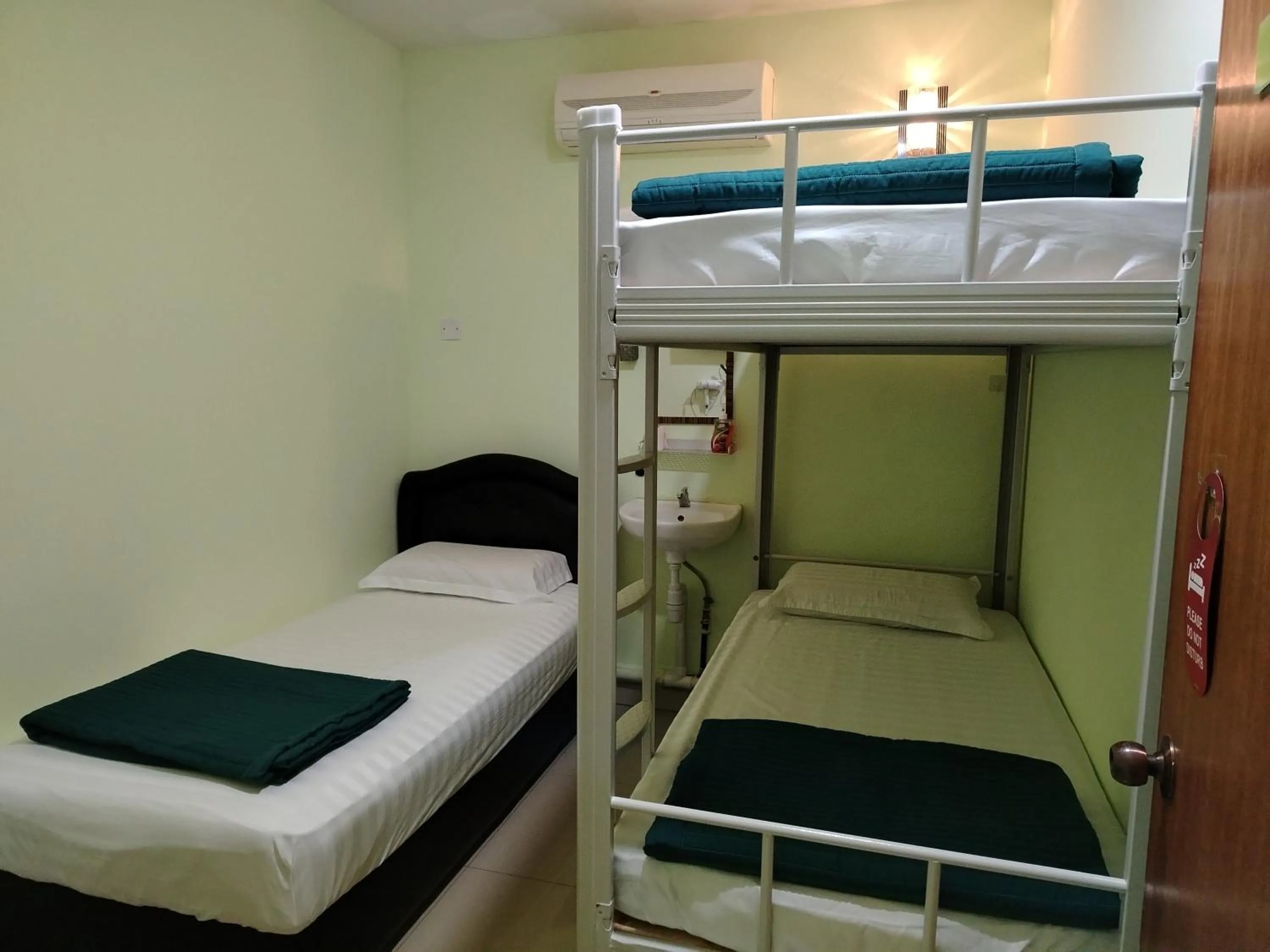 Bed in Hotel O Seremban Near SnowLim Wonderland Formerly M&N Hotel