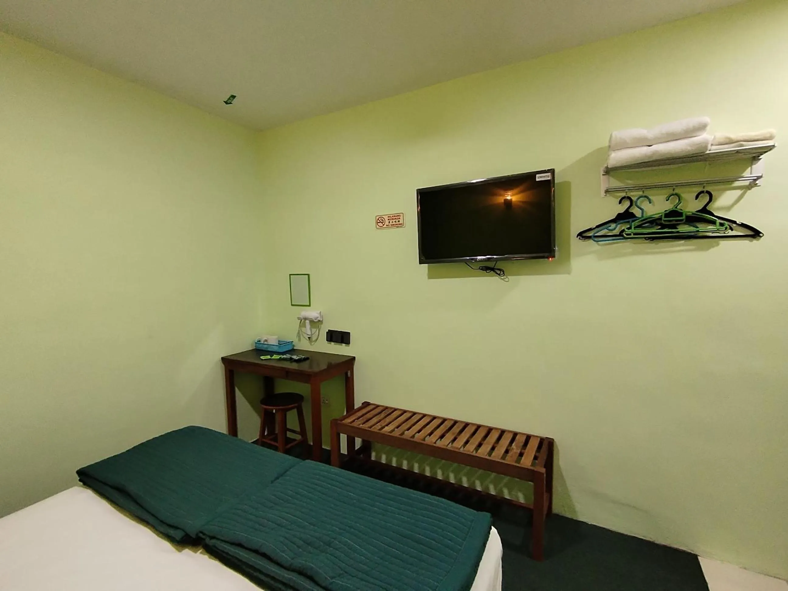 Photo of the whole room, Bed in Hotel O Seremban Near SnowLim Wonderland Formerly M&N Hotel