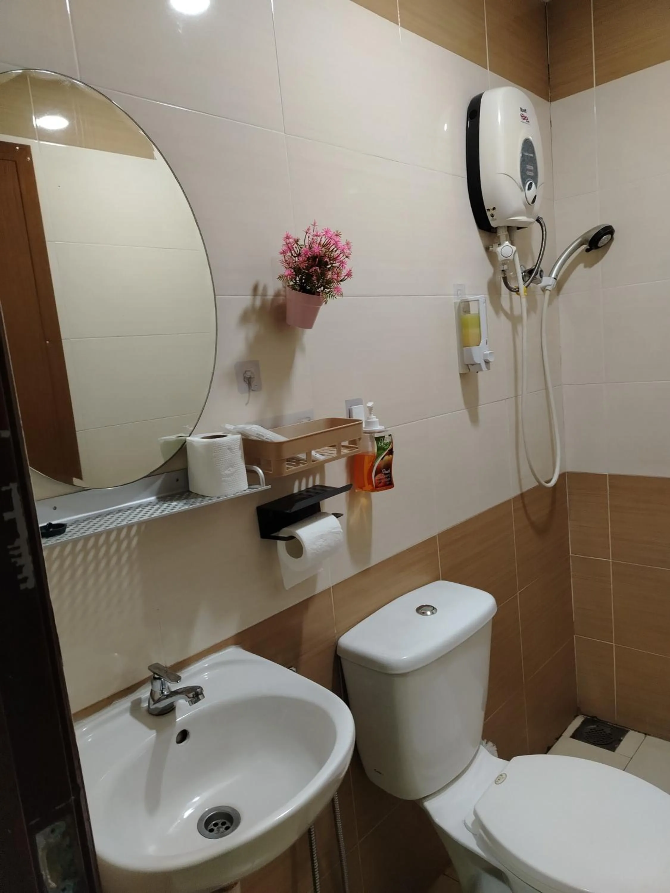 Bathroom in Hotel O Seremban Near SnowLim Wonderland Formerly M&N Hotel