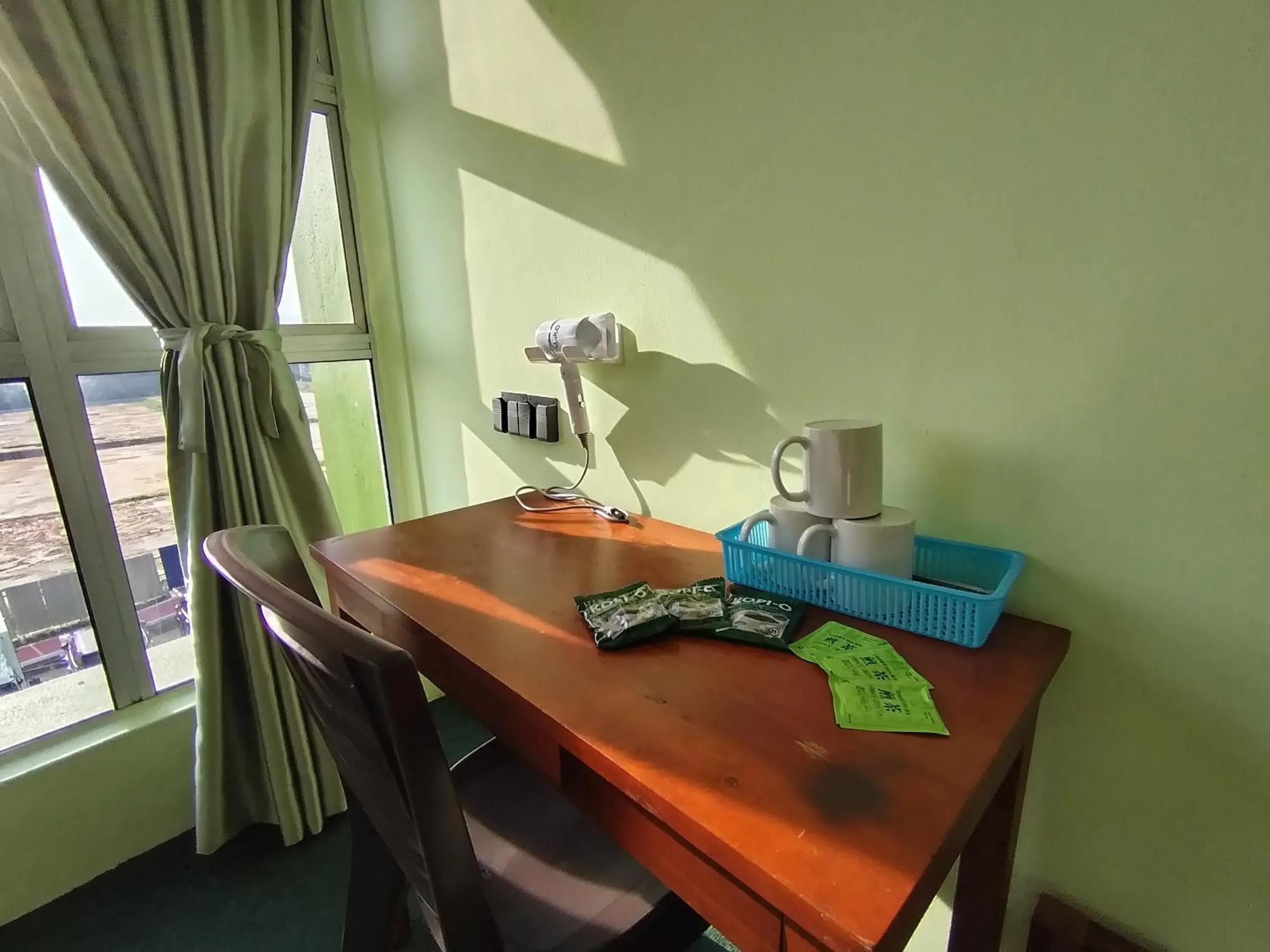 Coffee/tea facilities in Hotel O Seremban Near SnowLim Wonderland Formerly M&N Hotel