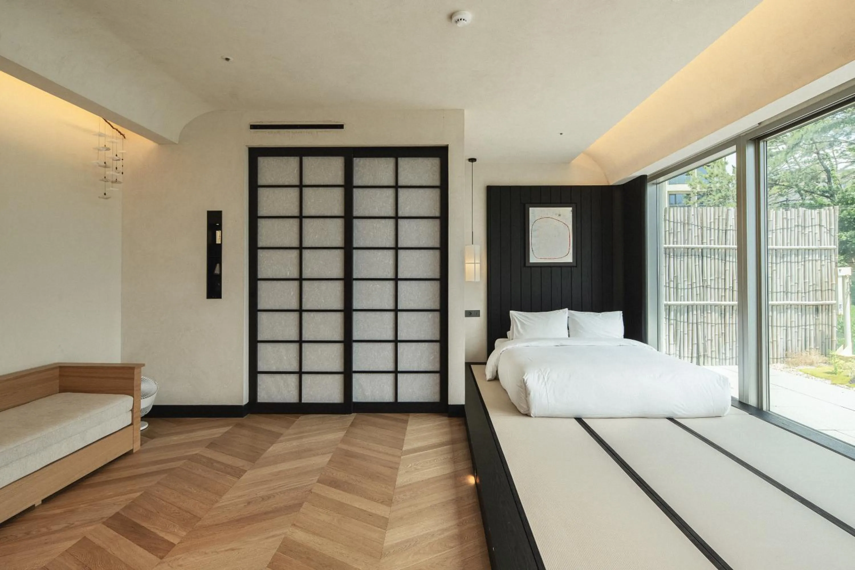 Photo of the whole room in Ije Busan