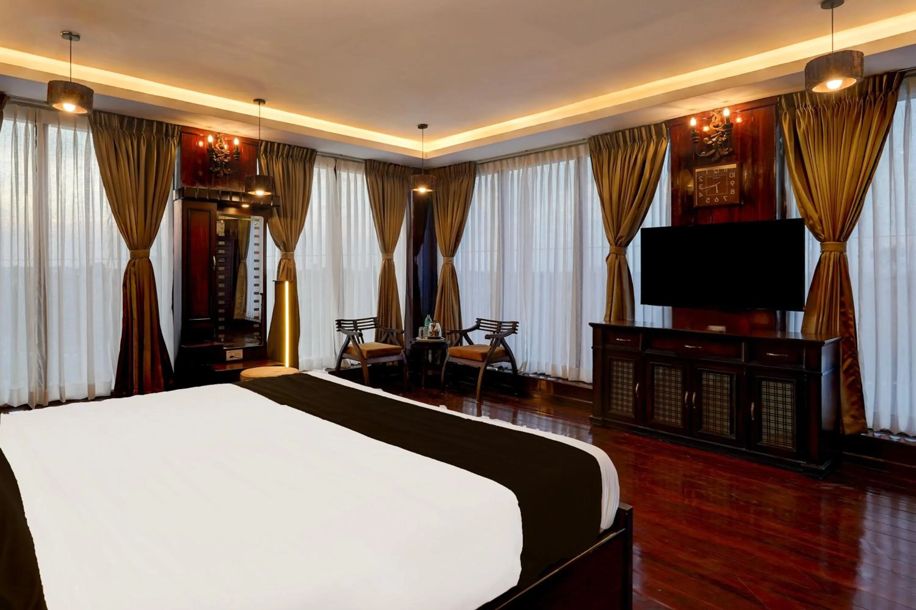 Bedroom, Bed in Super Townhouse NK Vivanta Luxury Rooms