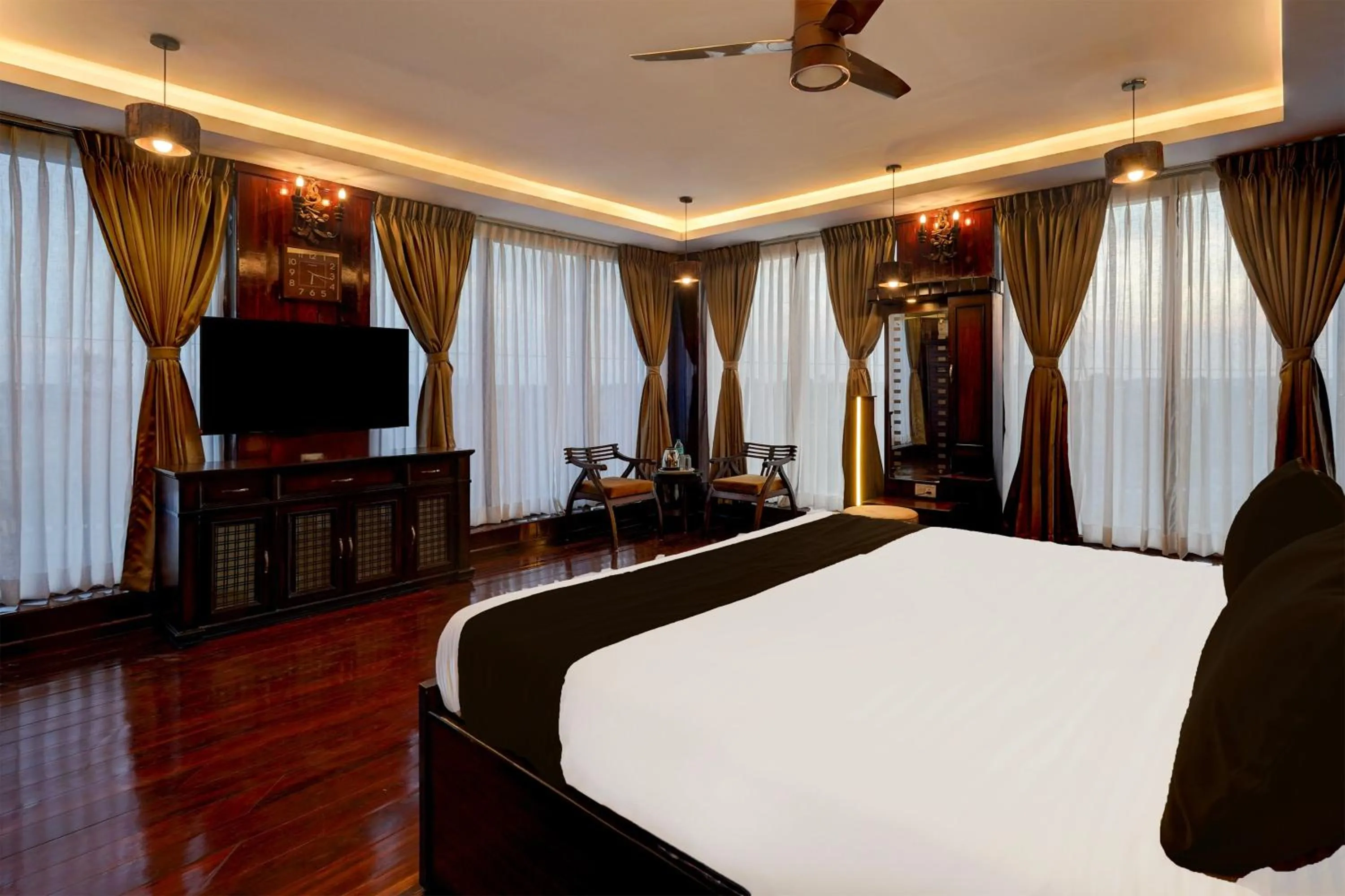 Bedroom, Bed in Super Townhouse NK Vivanta Luxury Rooms