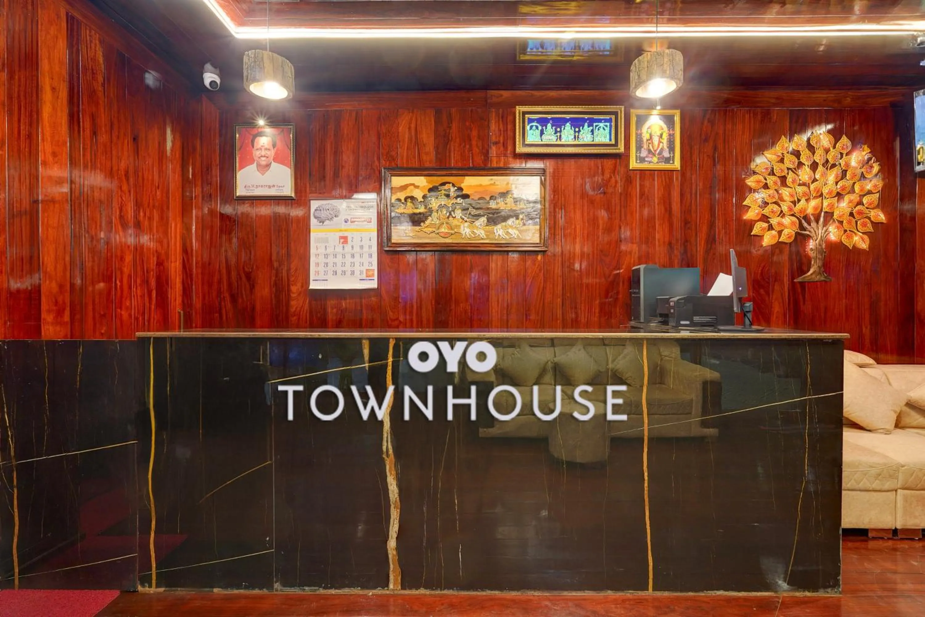 Lobby or reception in Super Townhouse NK Vivanta Luxury Rooms