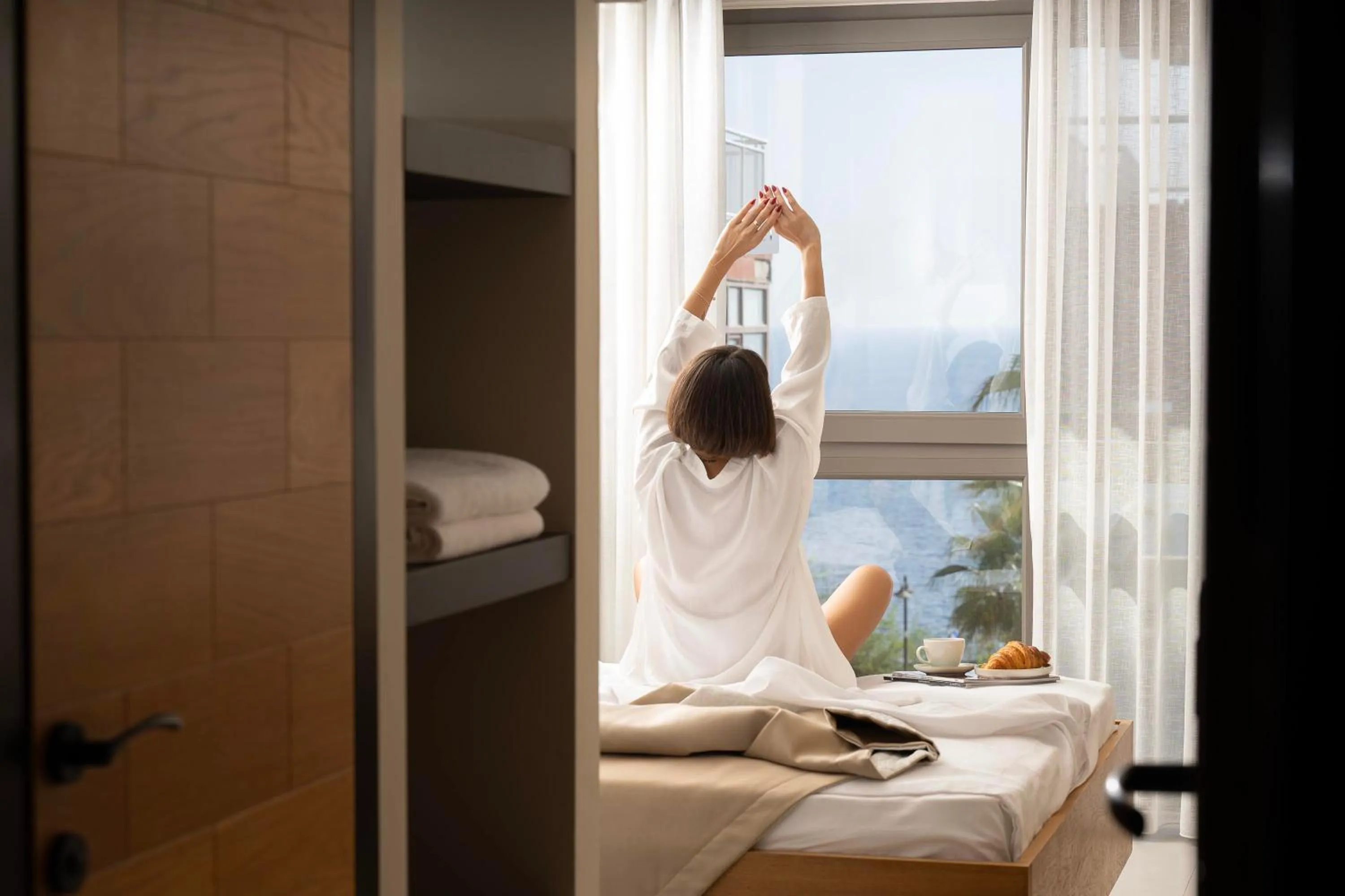 People, Bed in Lei Hotel