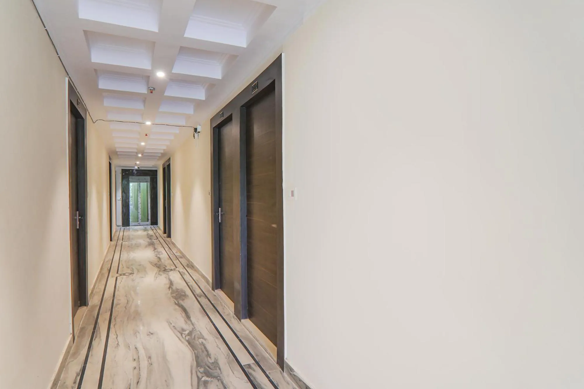 Lobby or reception in FabHotel Raj Palace