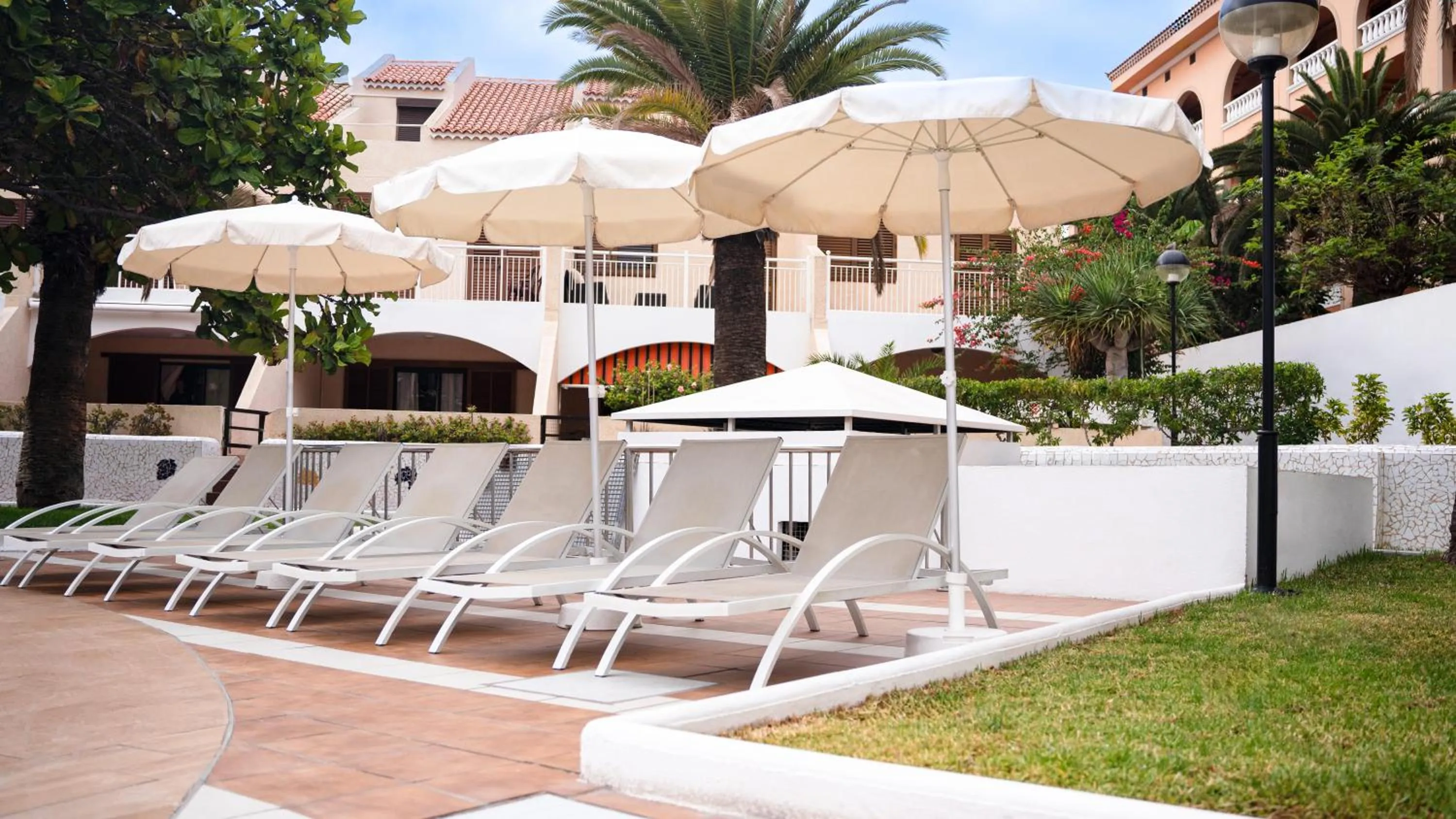 Photo of the whole room in Coral Compostela Beach