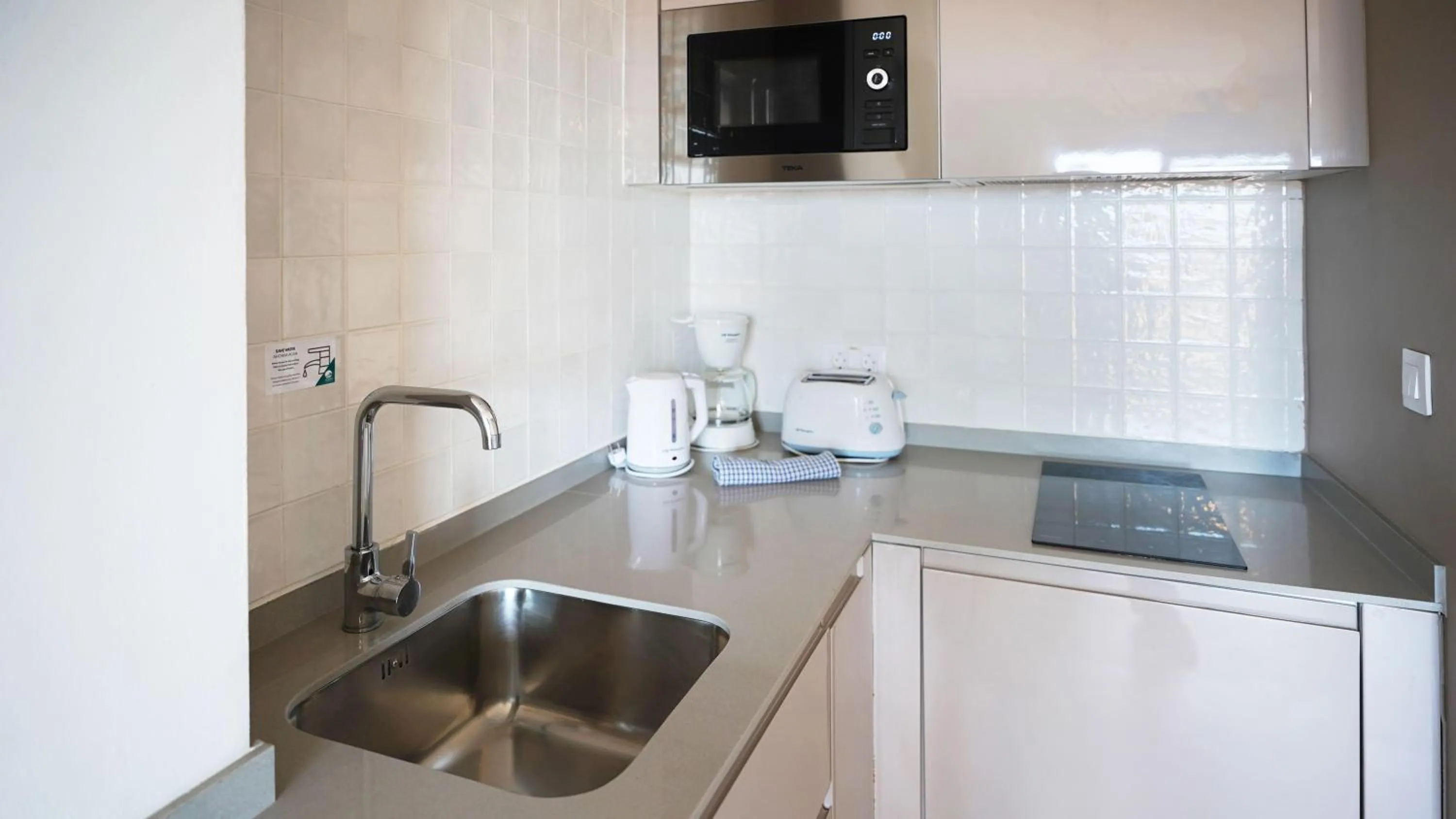 Kitchen or kitchenette in Coral Compostela Beach