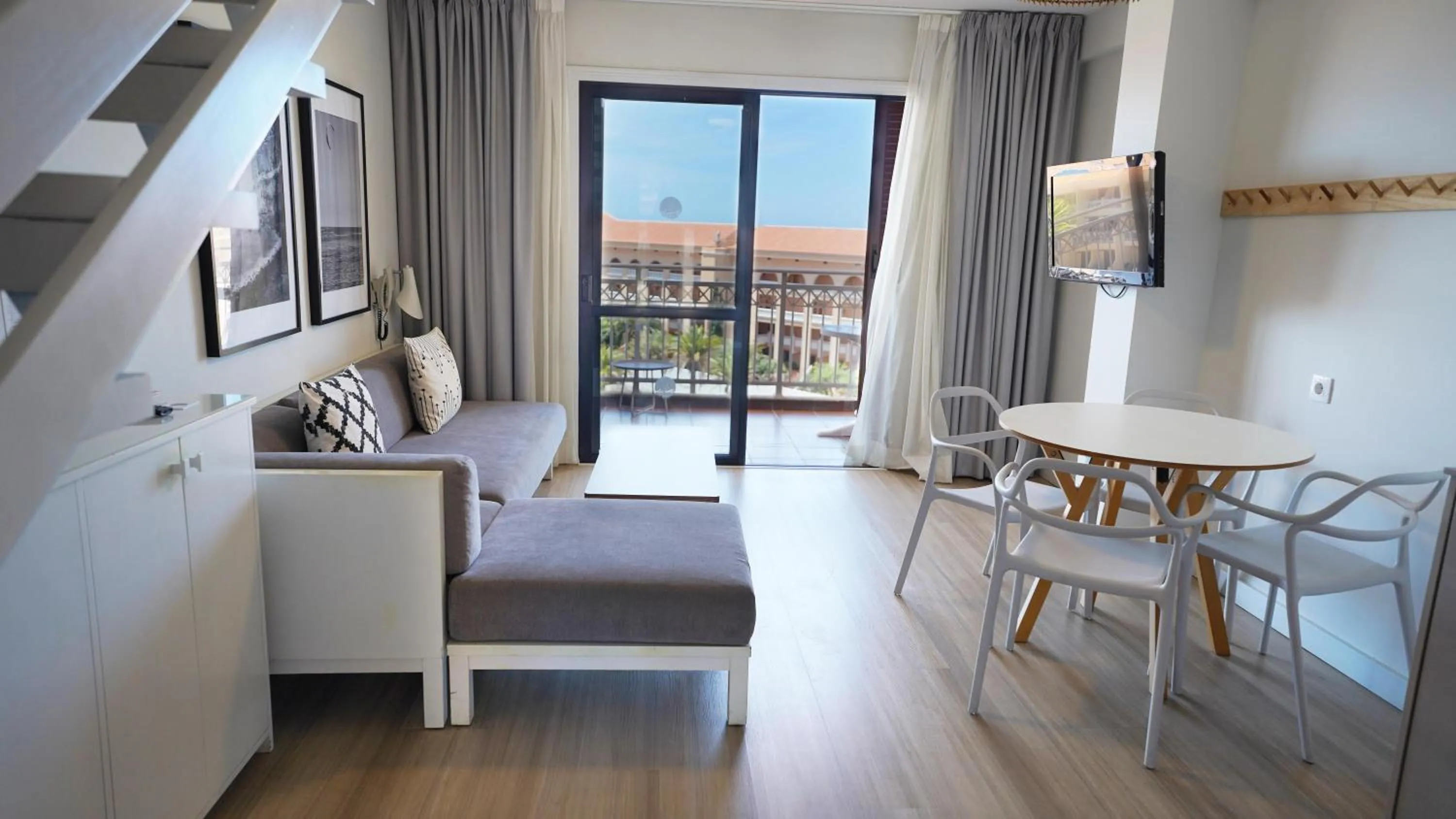 Photo of the whole room in Coral Compostela Beach