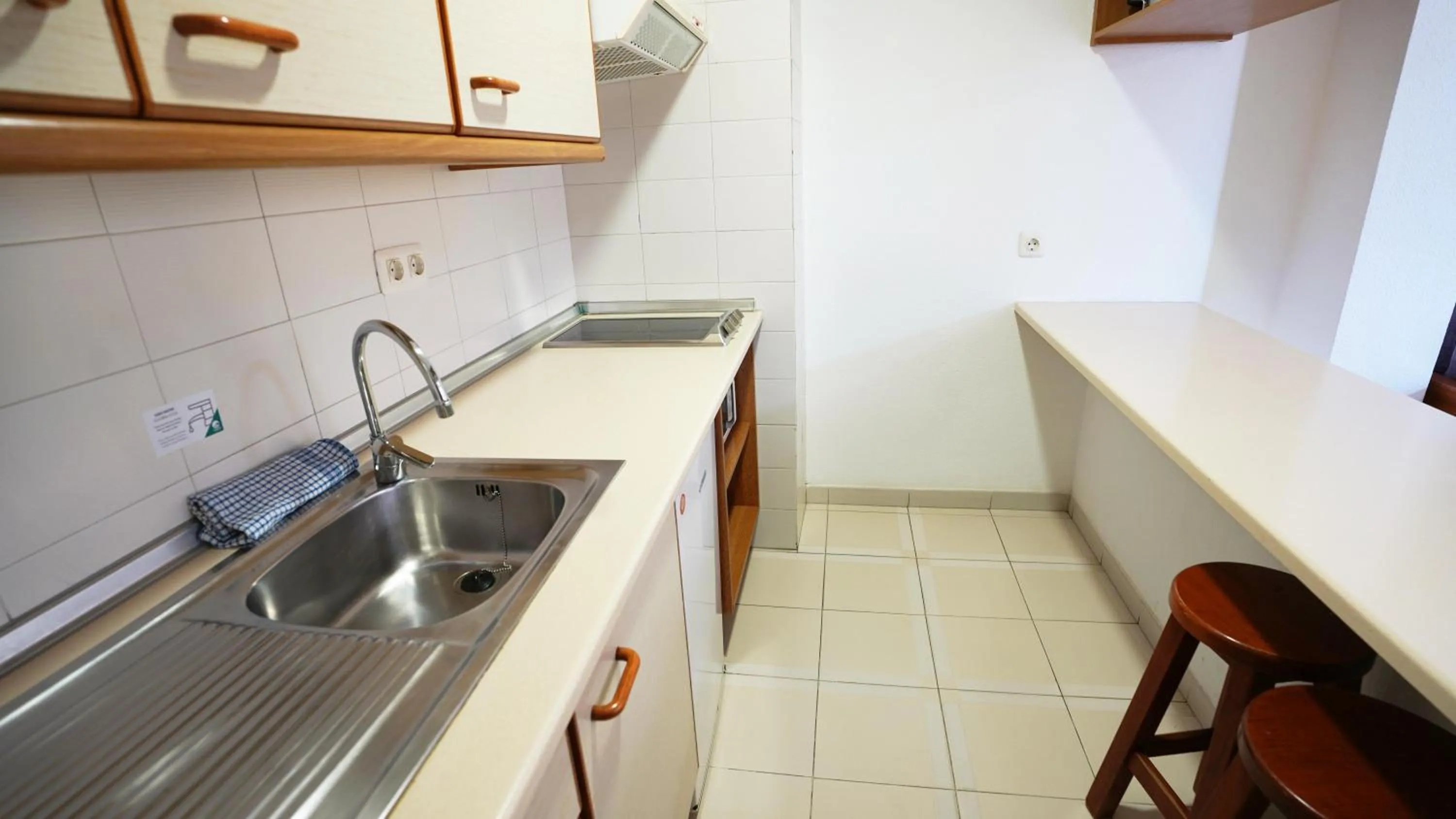 Kitchen or kitchenette in Coral Compostela Beach