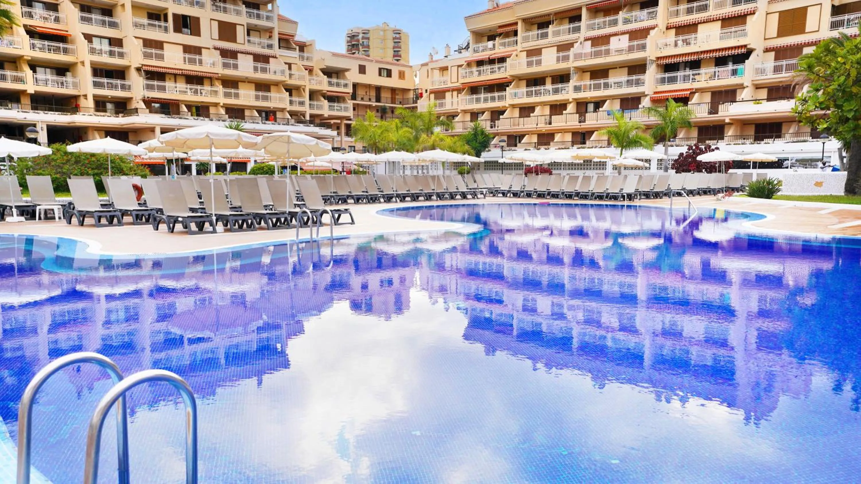 Photo of the whole room in Coral Compostela Beach