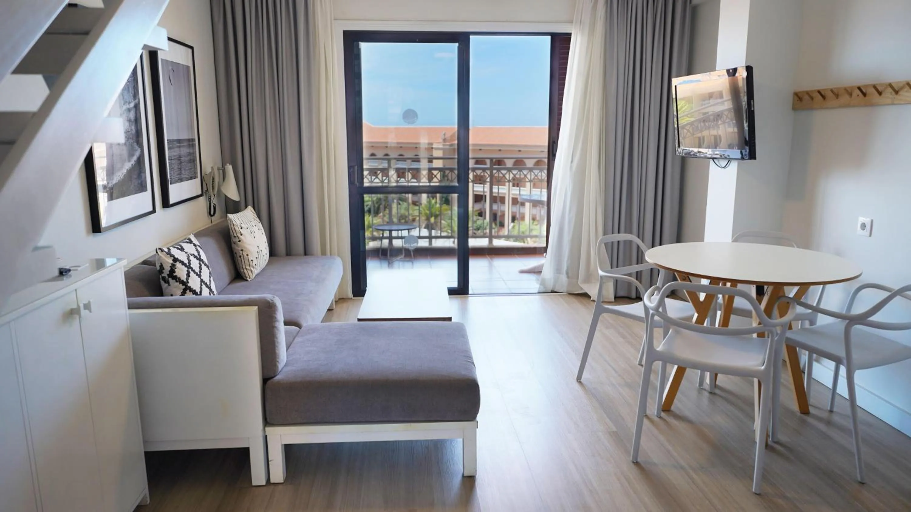 Photo of the whole room in Coral Compostela Beach