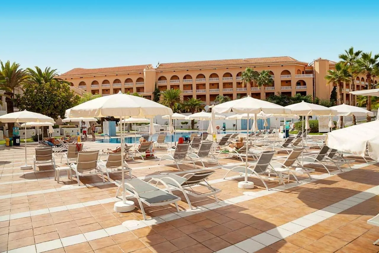 Photo of the whole room in Coral Compostela Beach