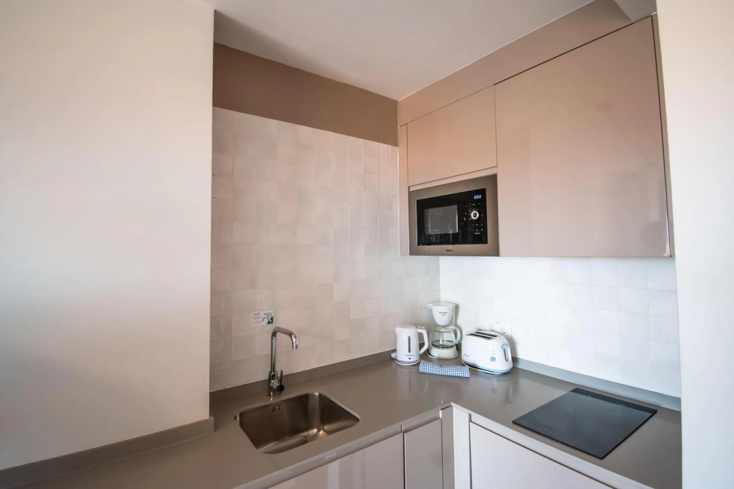 Kitchen or kitchenette in Coral Compostela Beach
