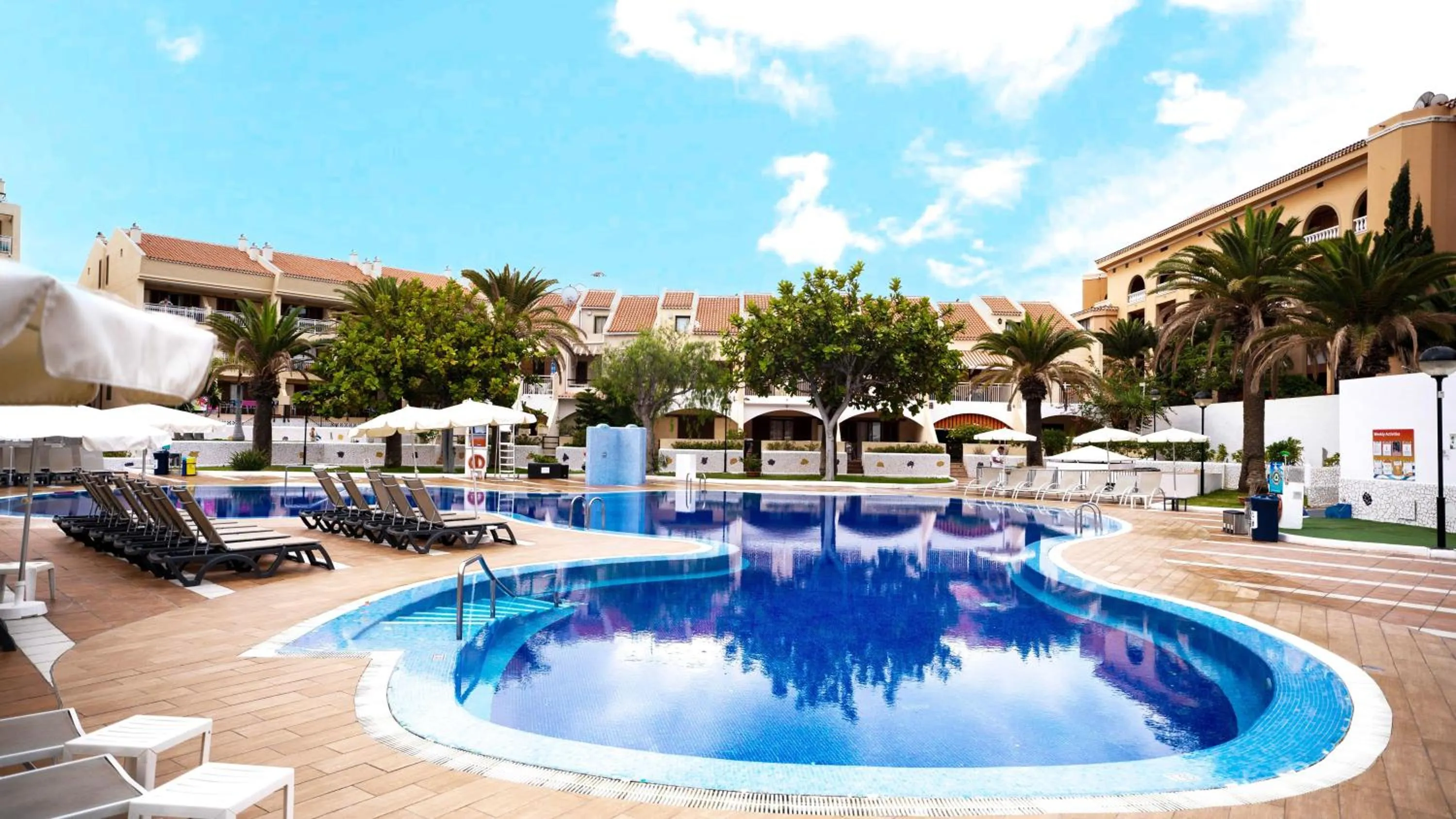 Photo of the whole room in Coral Compostela Beach