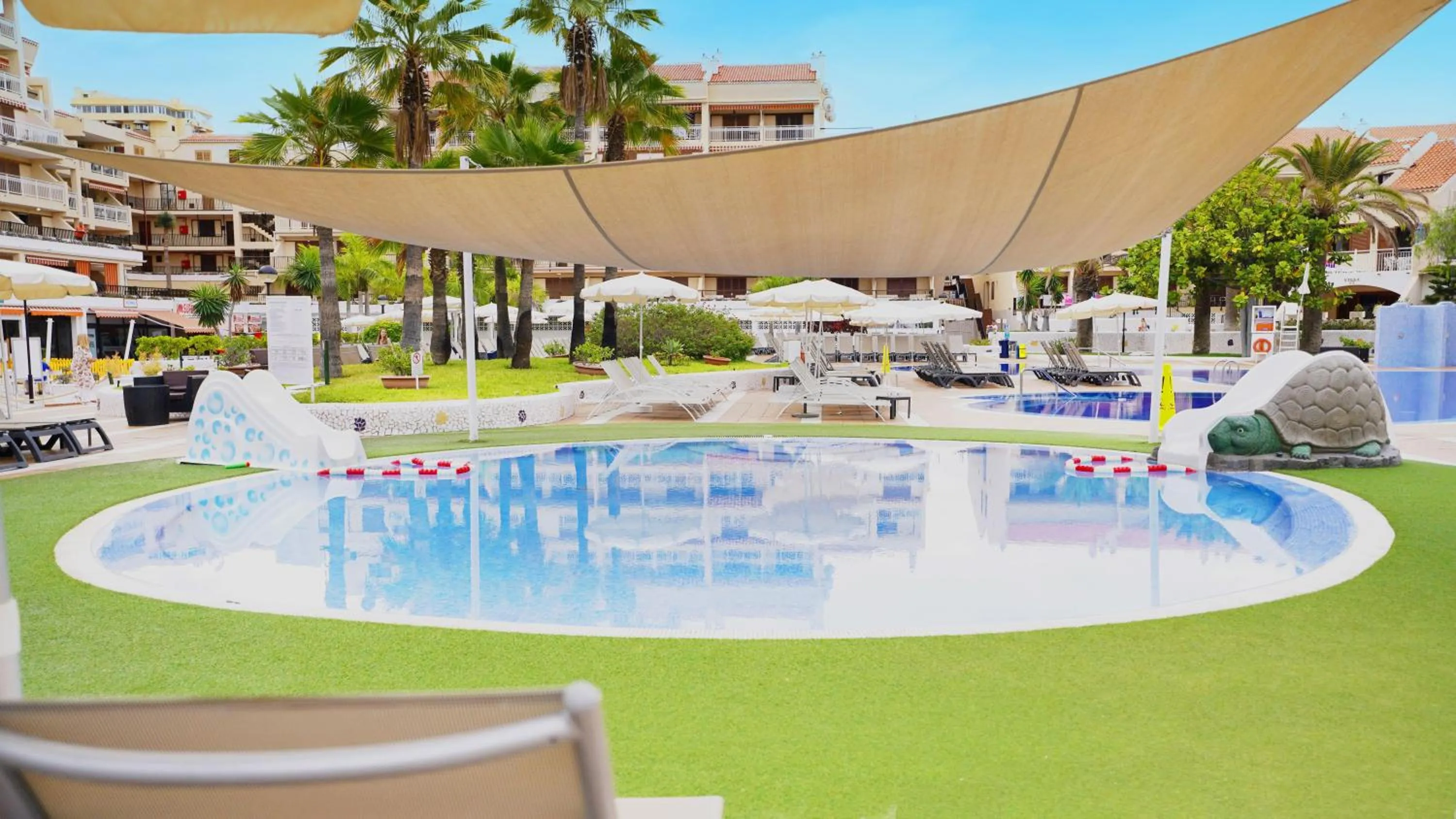 Photo of the whole room in Coral Compostela Beach