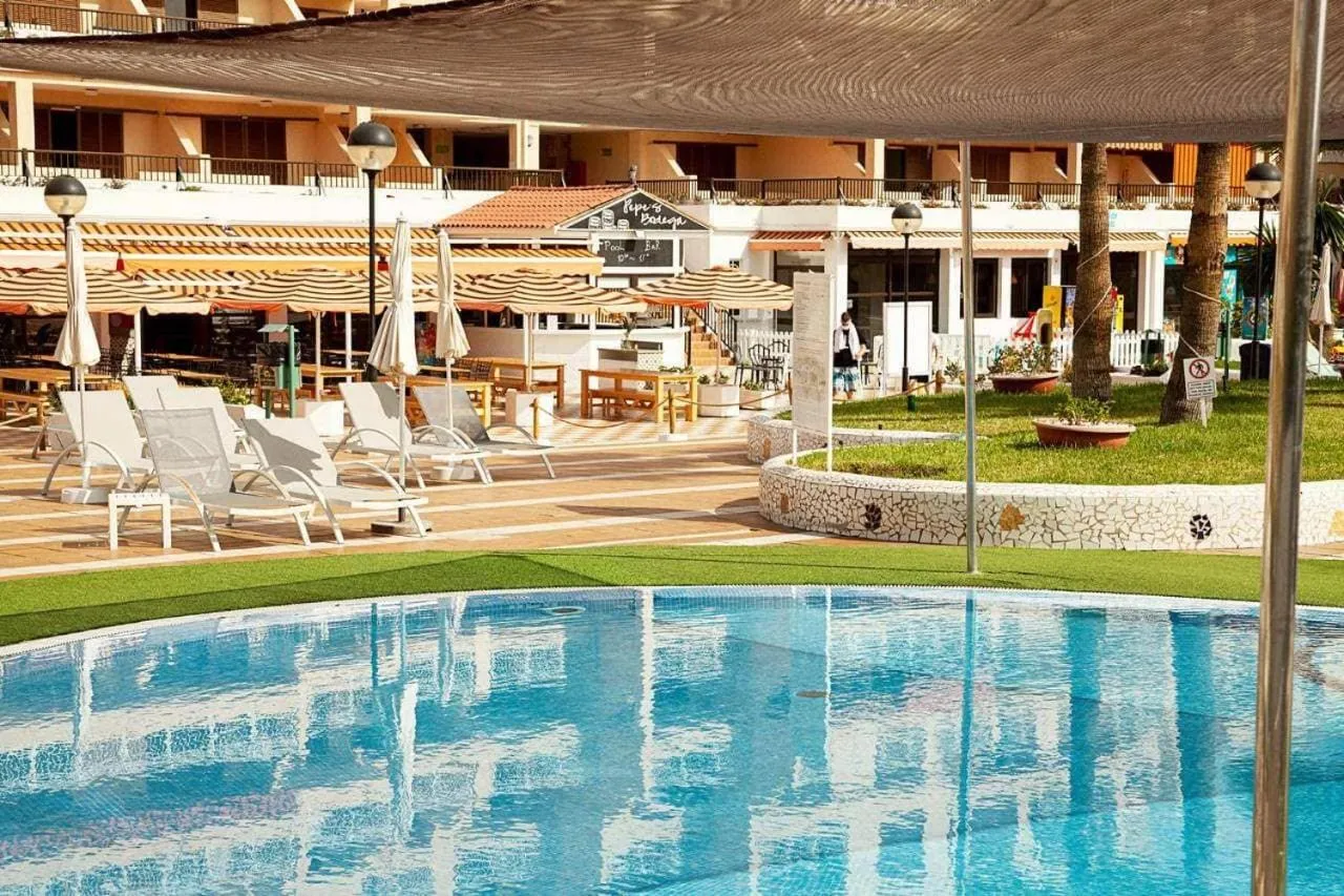 Photo of the whole room in Coral Compostela Beach