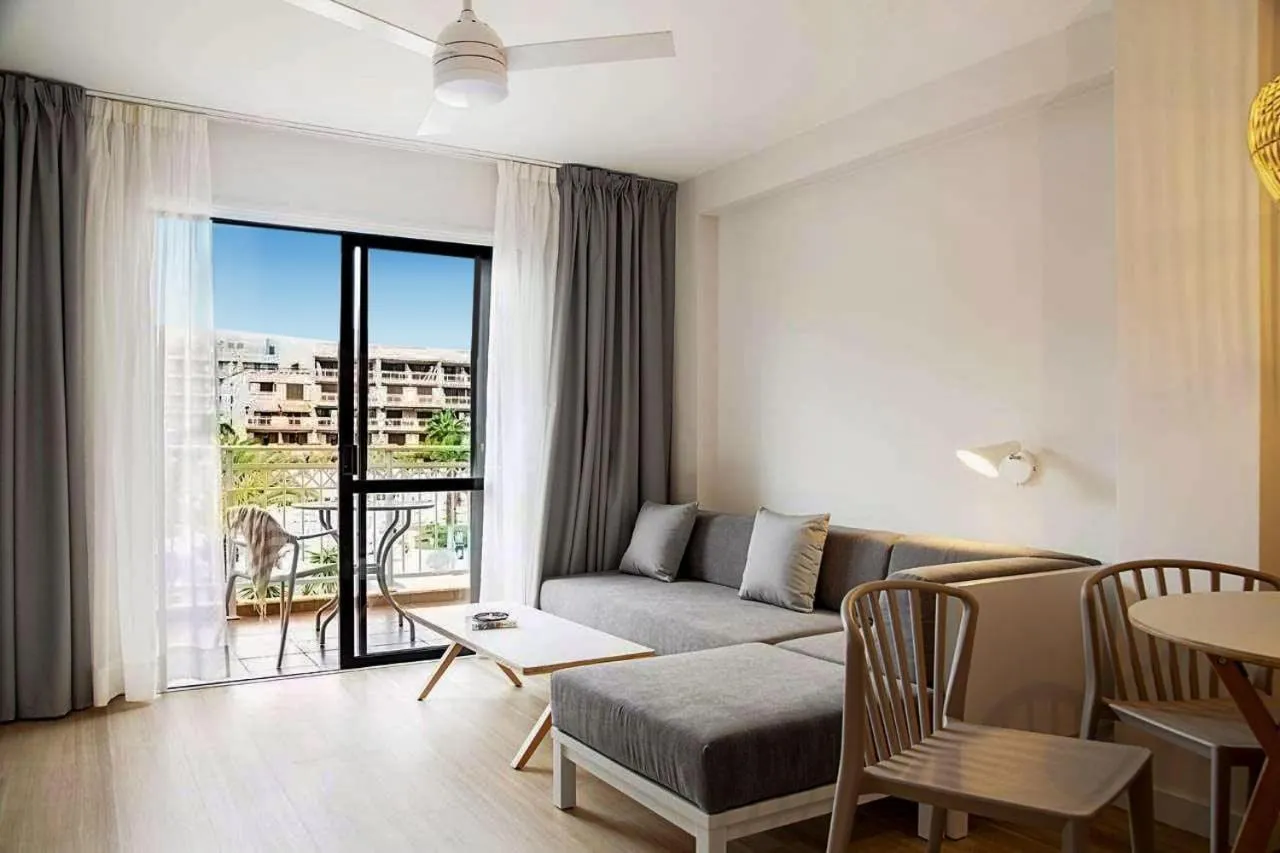 Photo of the whole room, Bed in Coral Compostela Beach