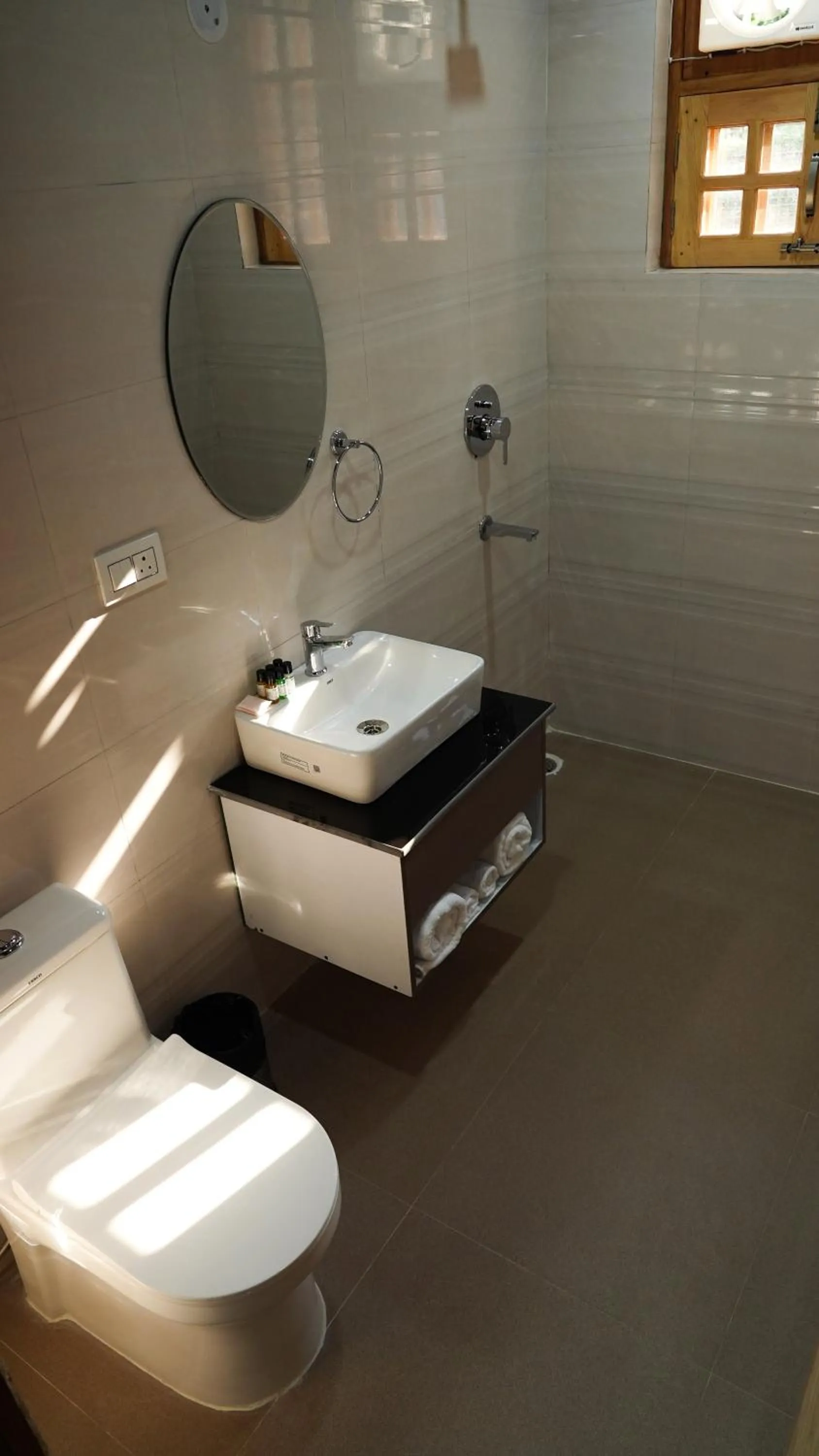 Toilet in Saanjh Cottages