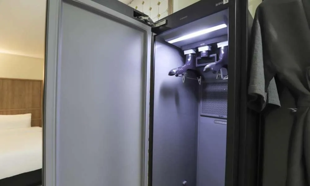 wardrobe, Bed in JECHEON No 25 HOTEL