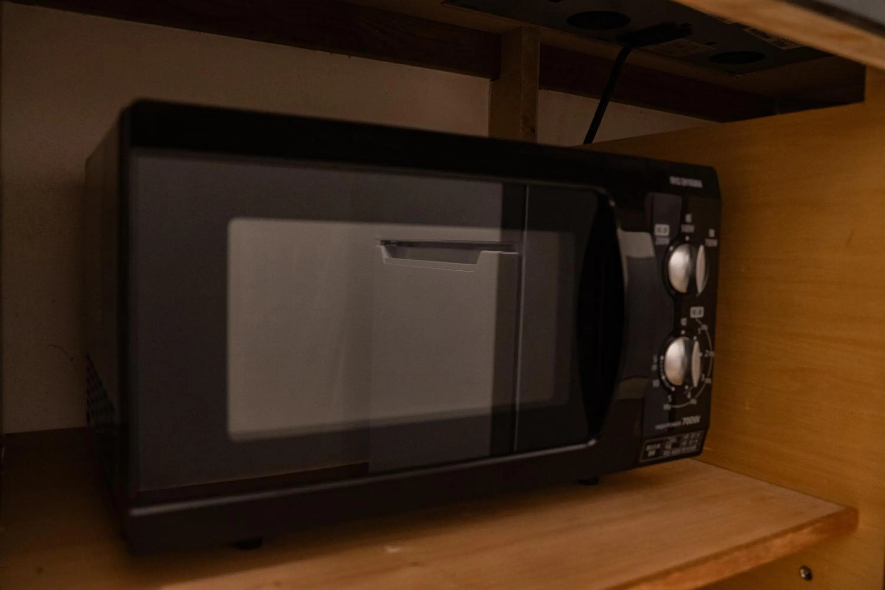 microwave in Secret Villas by Relapool