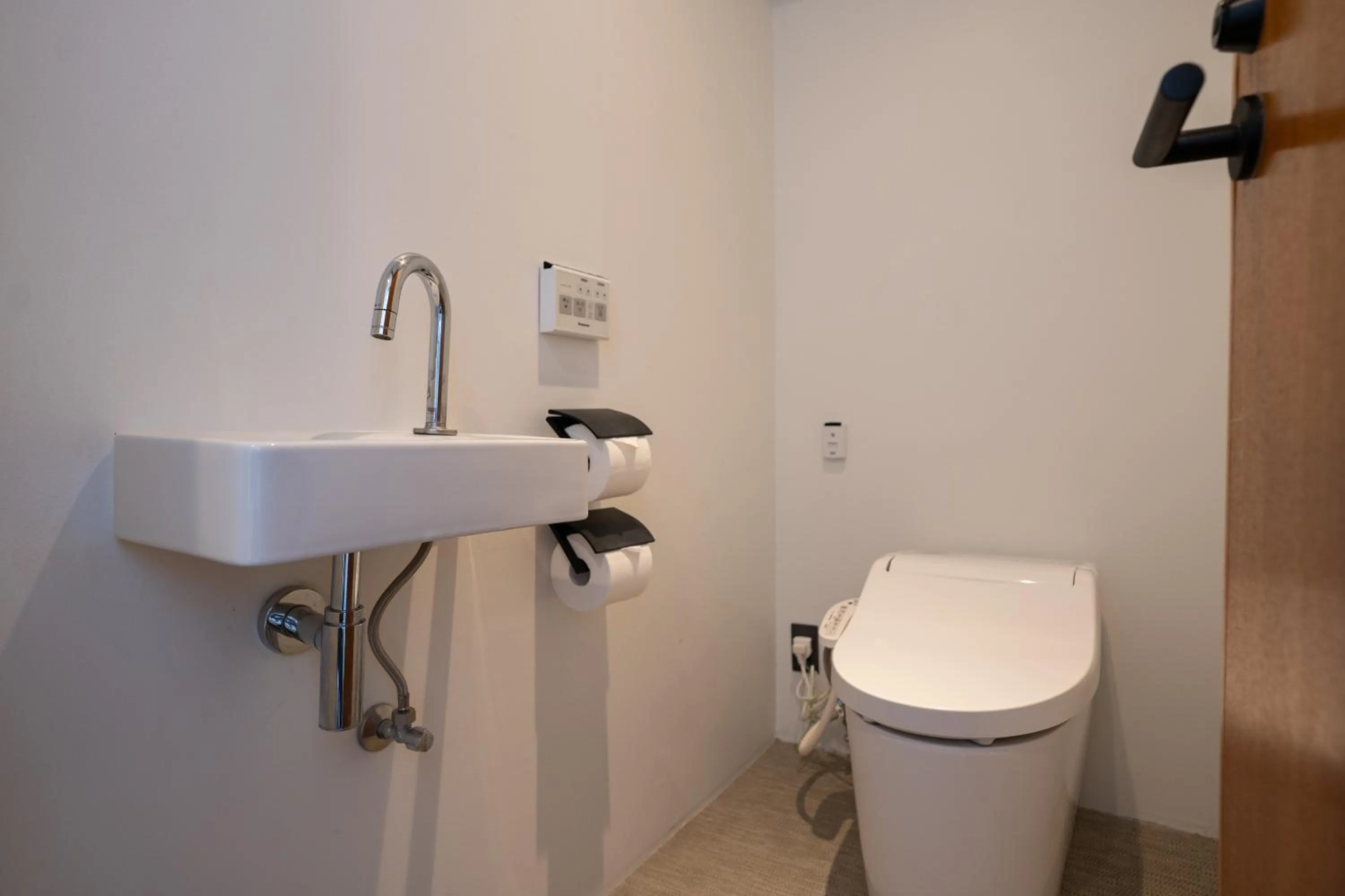 Toilet in Secret Villas by Relapool