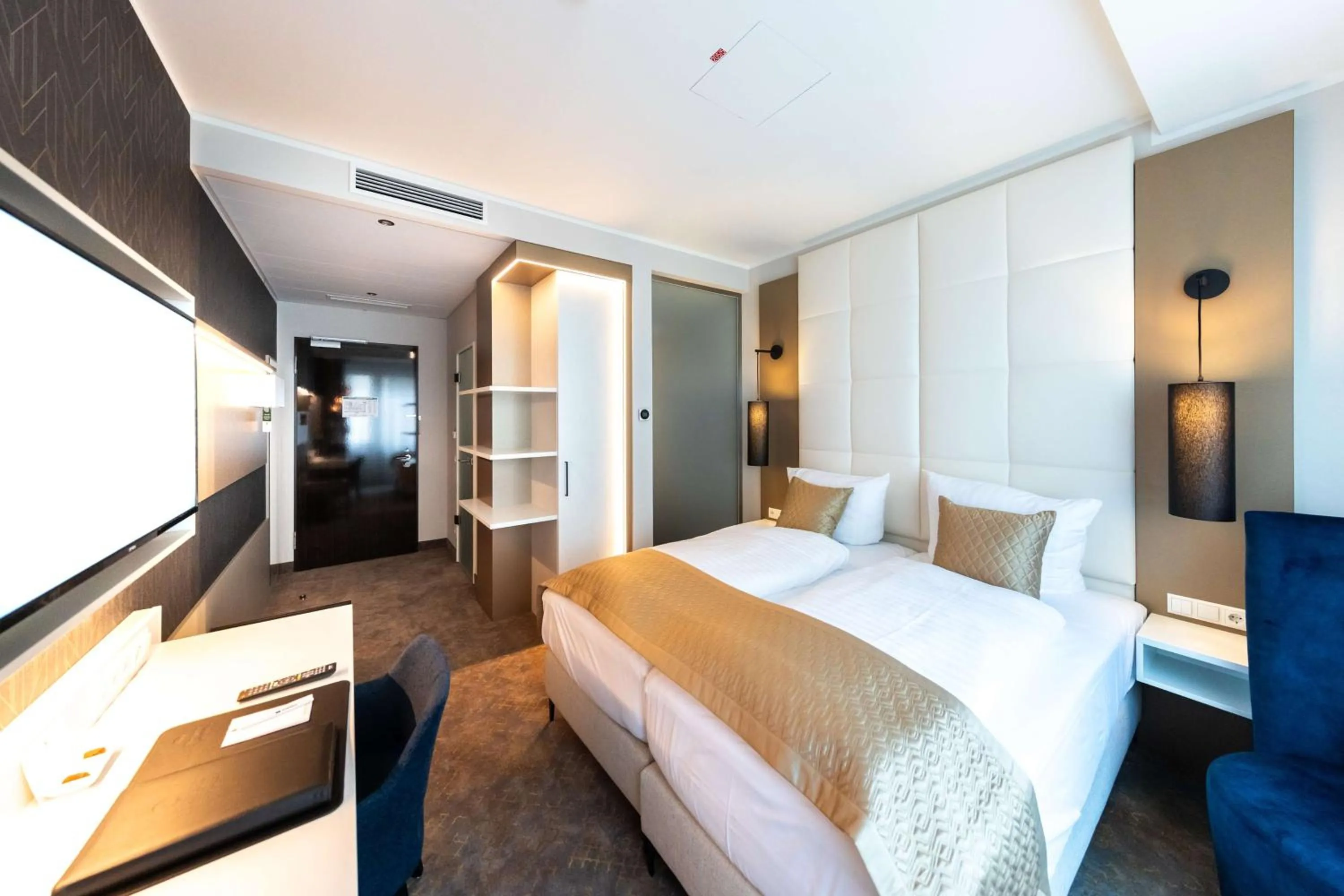 Bedroom, Bed in Best Western Premier Royal Blue - Adult only