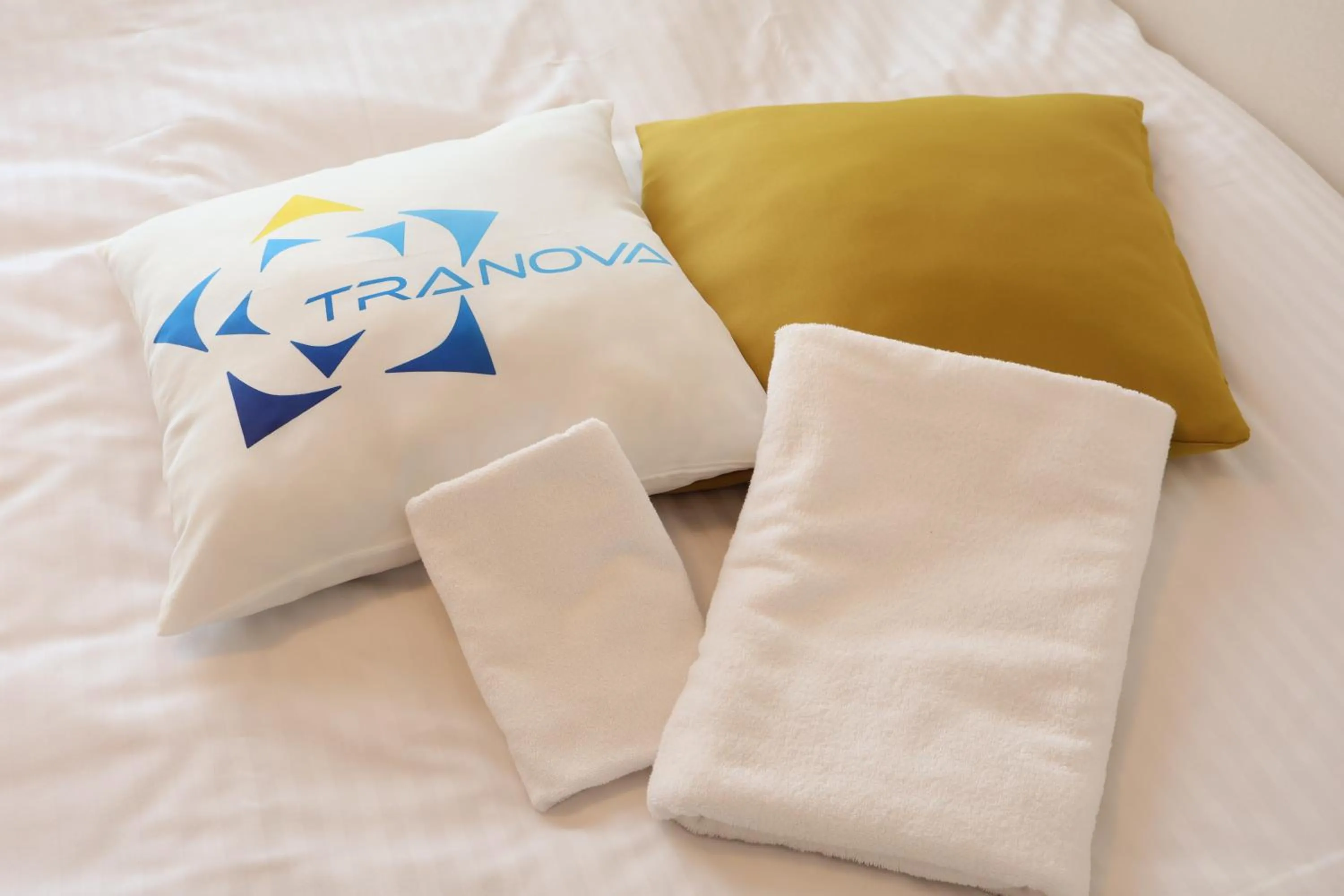 towels, Bed in Nano Kamiochiai by Tranova