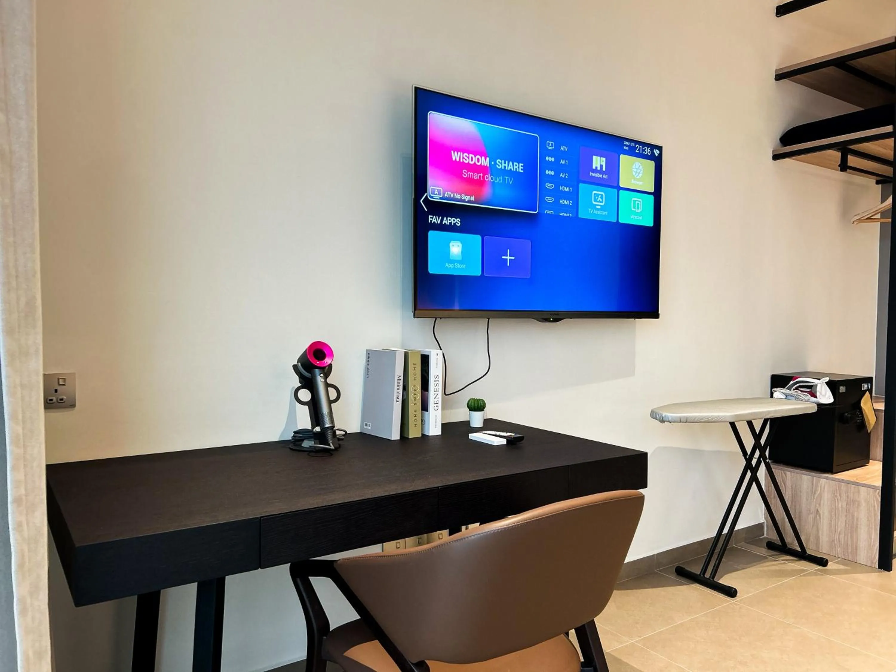 Mossaz by Manhattan Group