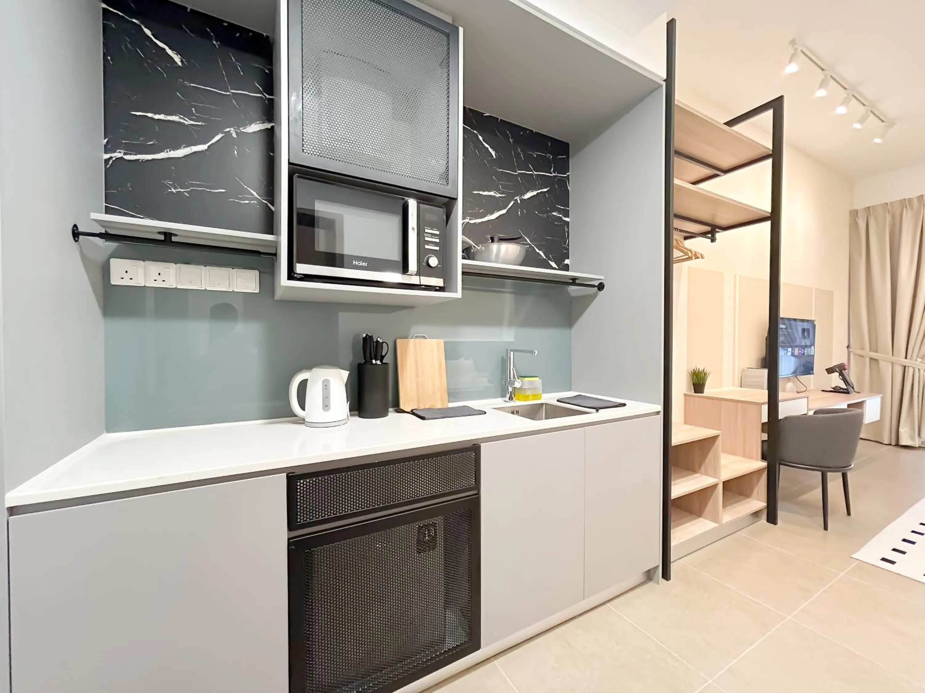 Mossaz by Manhattan Group