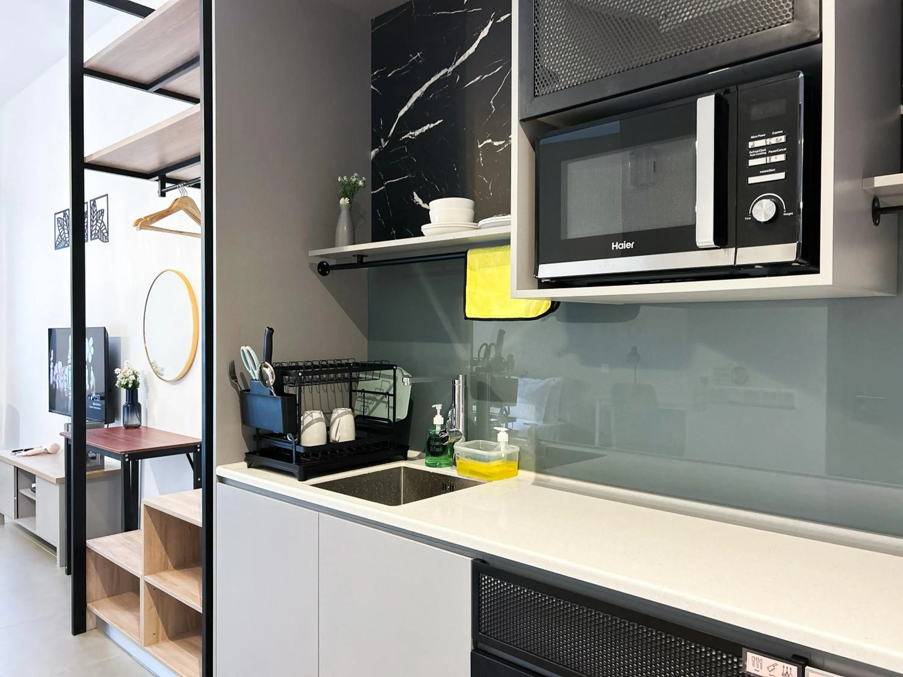 Mossaz by Manhattan Group