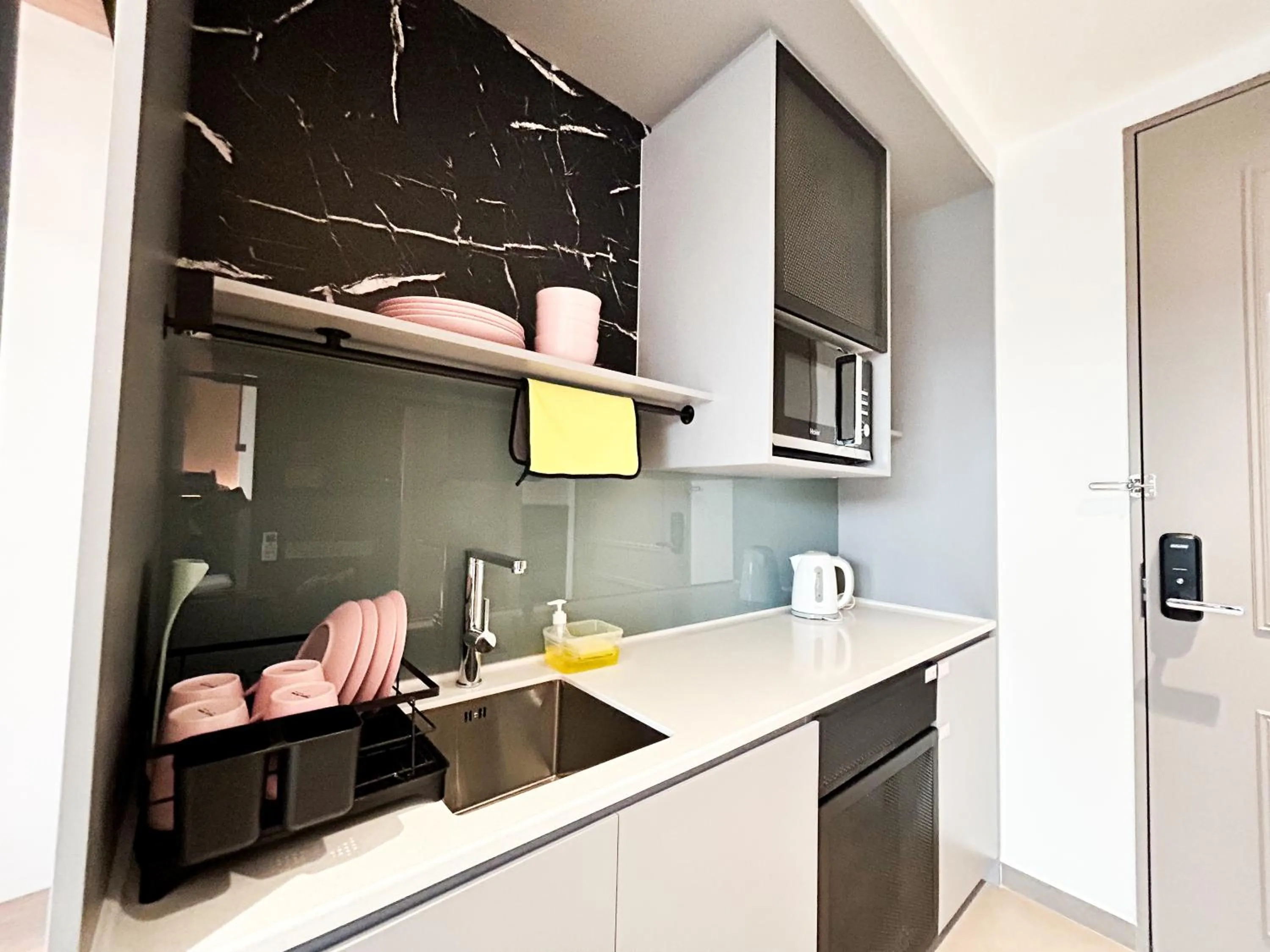 Mossaz by Manhattan Group