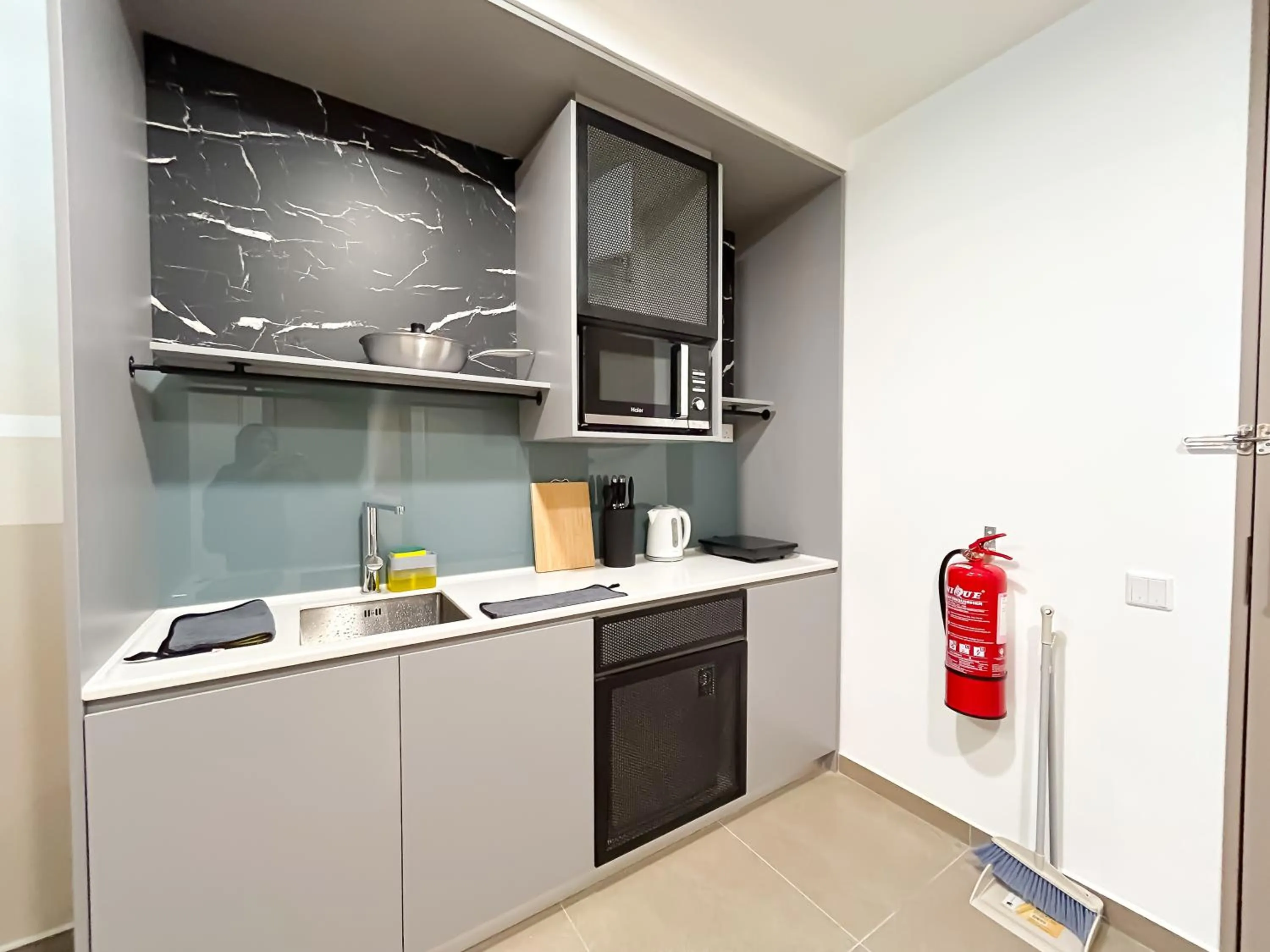 Mossaz by Manhattan Group