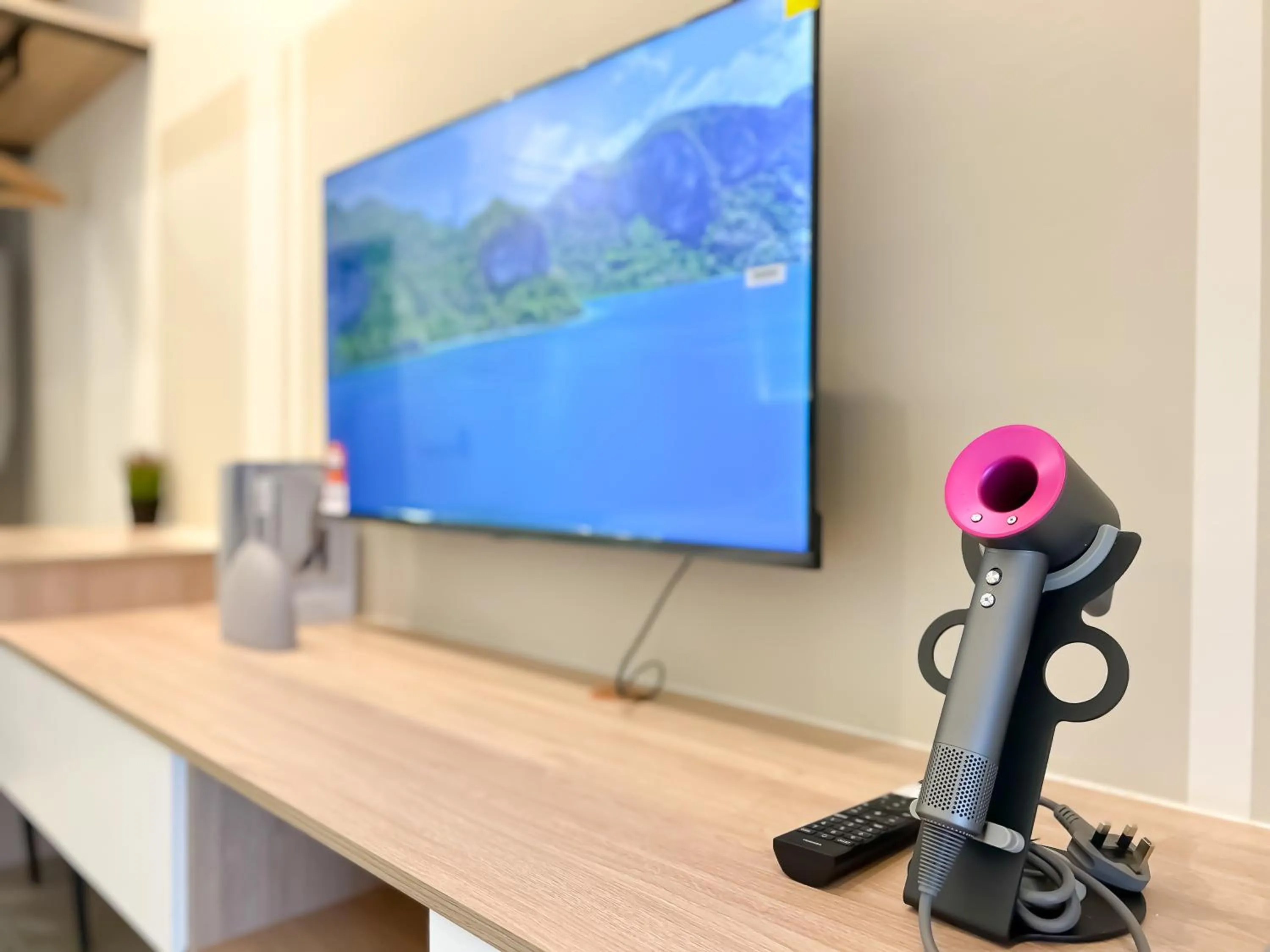 Mossaz by Manhattan Group