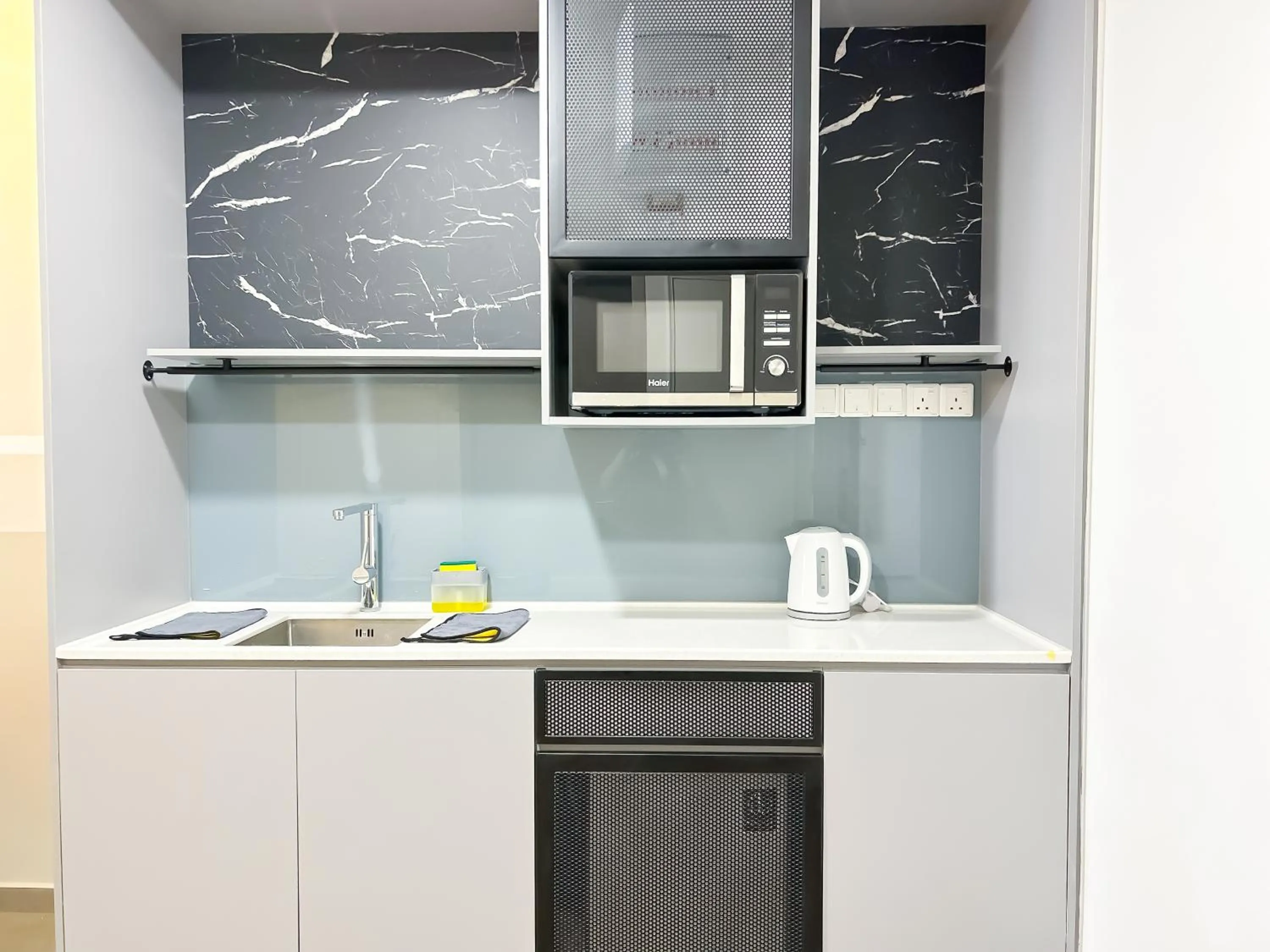 Mossaz by Manhattan Group