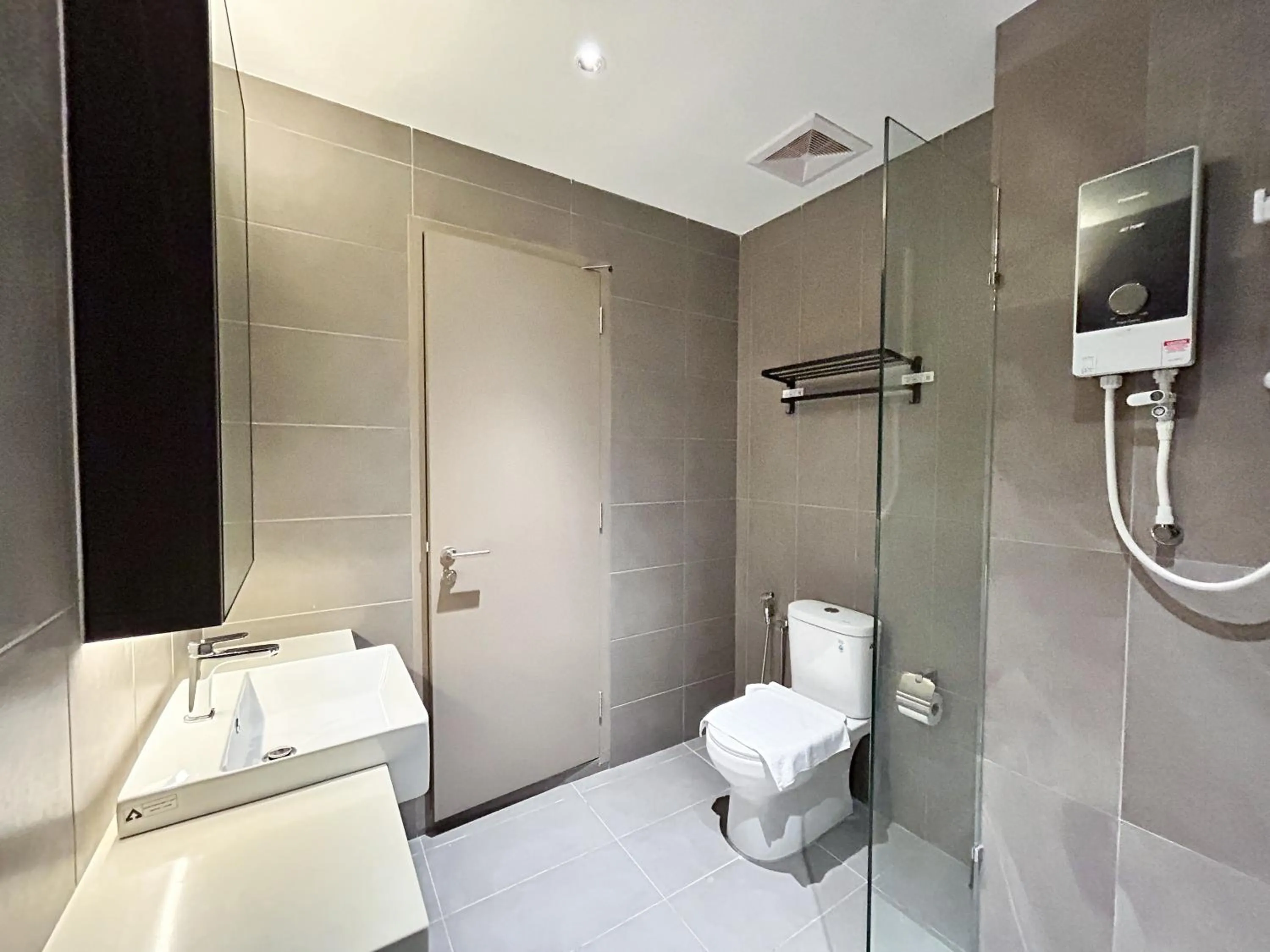 Mossaz by Manhattan Group